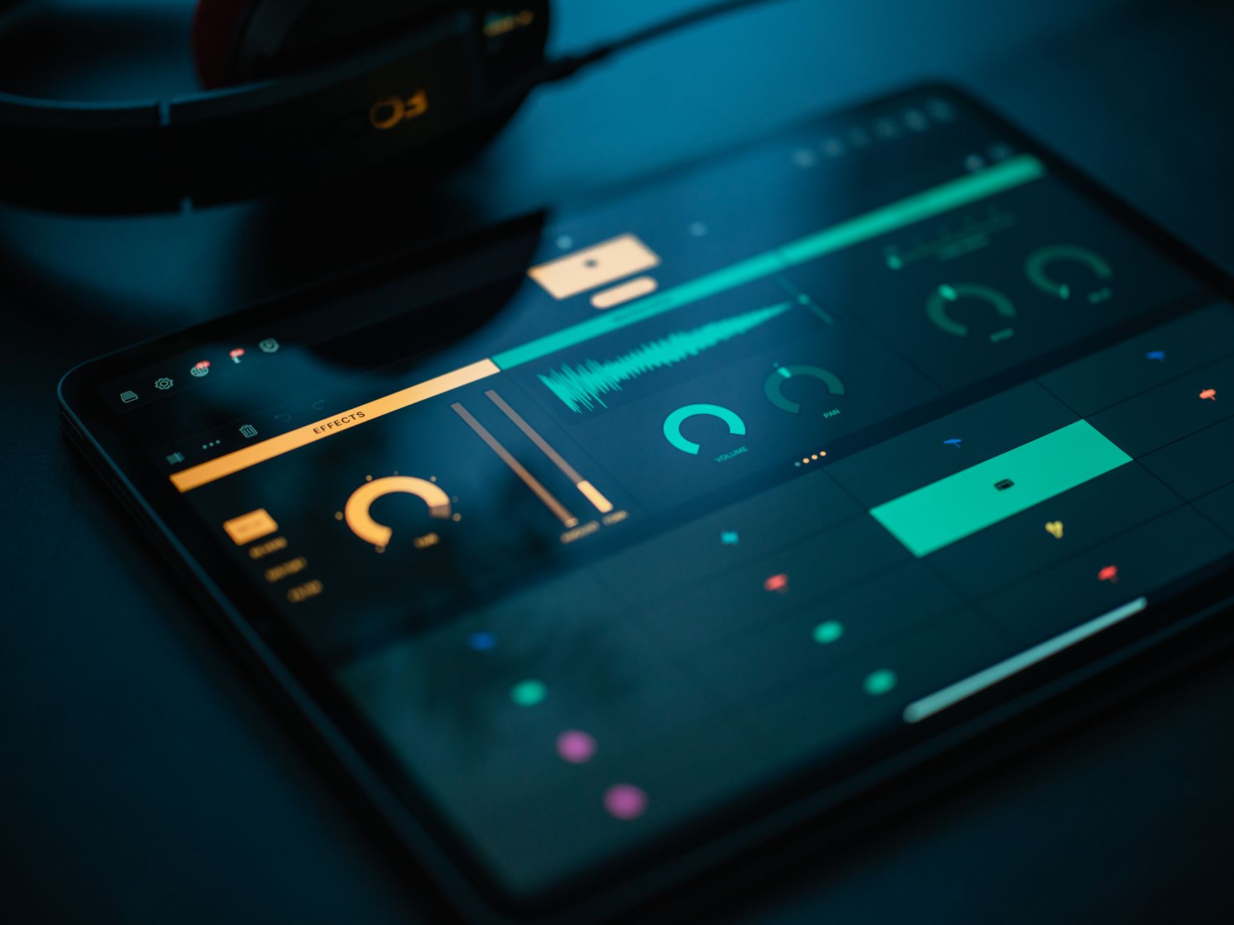 music software comparison (Photo: Egor Komarov / Pexels)