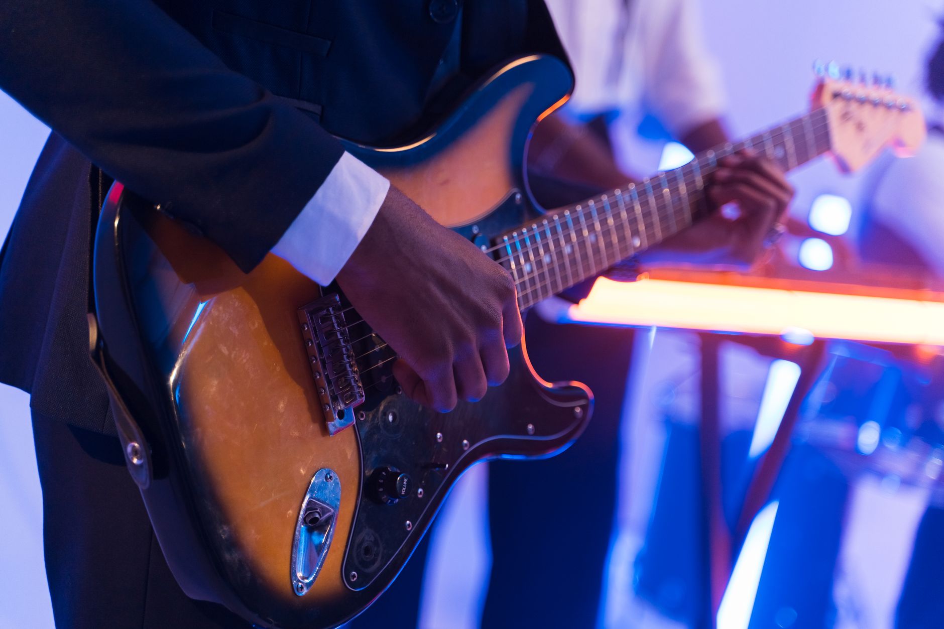 guitar playing musician (Photo: AI25.Studio AI GENERATIVE / Pexels)
