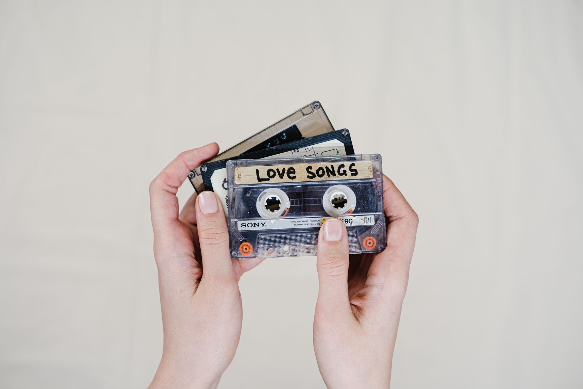 playlist multiple songs (Photo: cottonbro studio / Pexels)