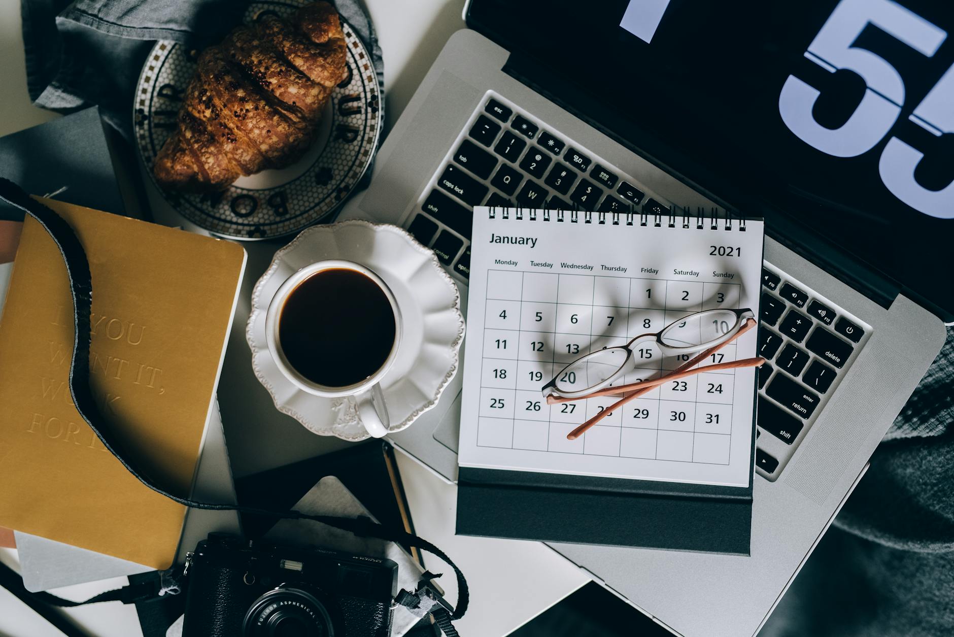 musician calendar daily routine (Photo: Leeloo The First / Pexels)