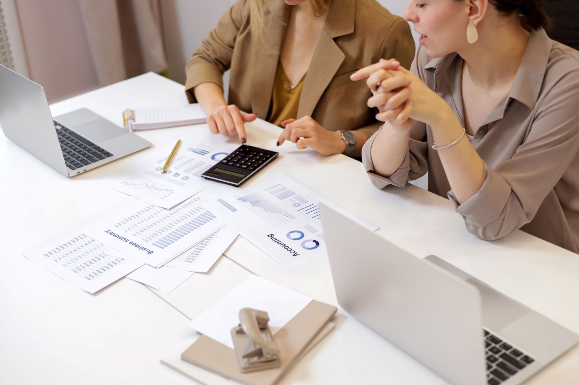 accountant office meeting (Photo: Artem Podrez / Pexels)