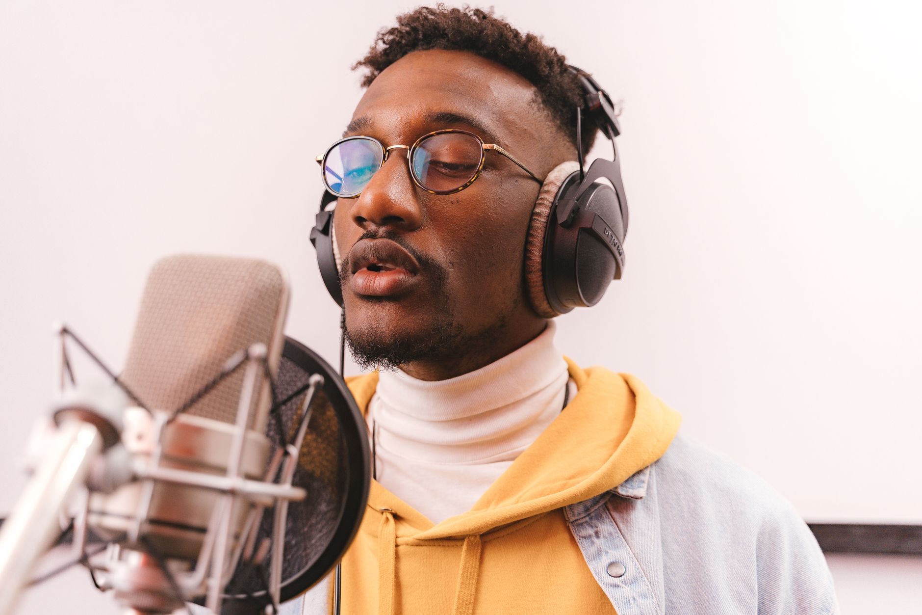 ai vocal generation (Photo: AI25.Studio AI GENERATIVE / Pexels)