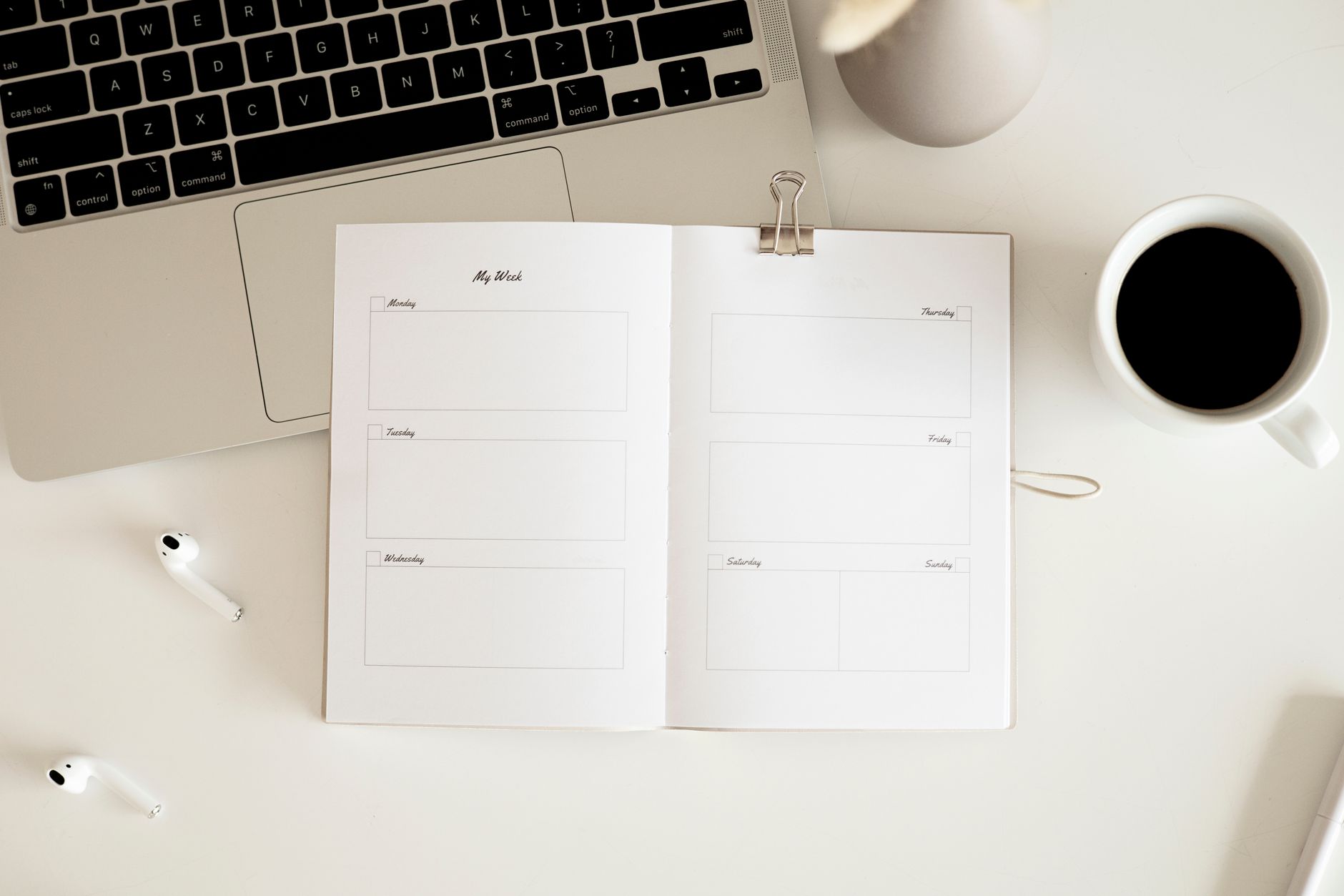 musician calendar weekly routine (Photo: Hanna Pad / Pexels)