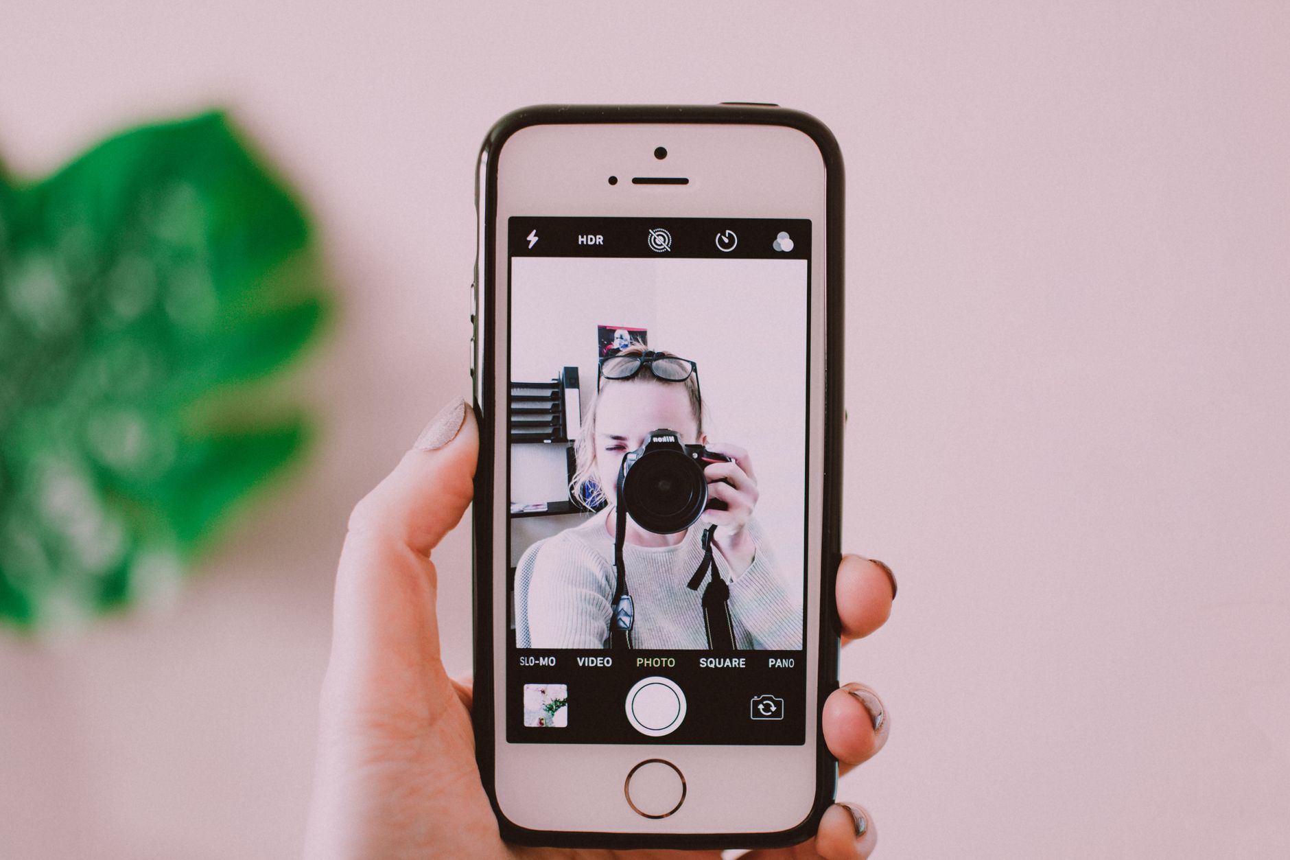 musician phone camera selfie (Photo: Lisa from Pexels / Pexels)