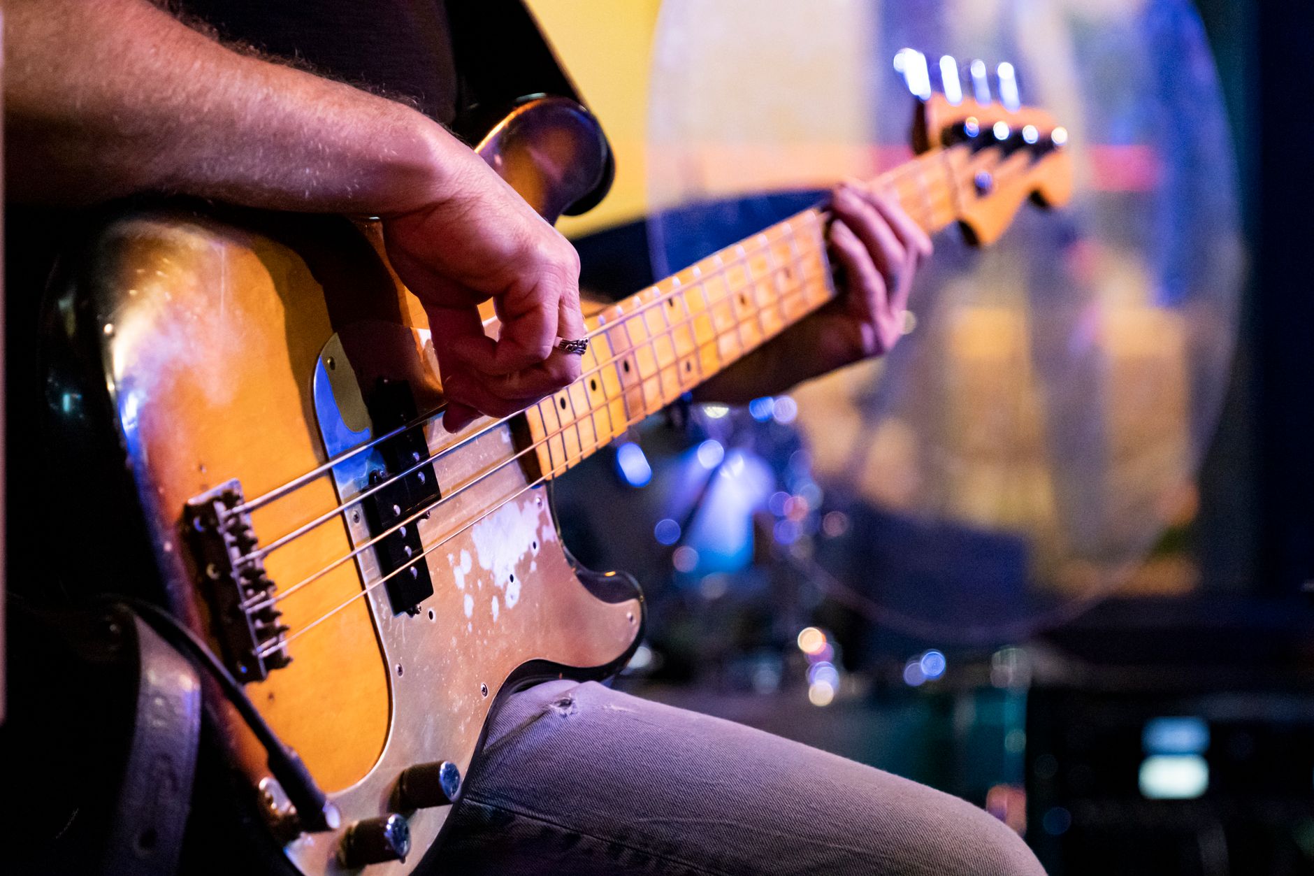 bass player live stage (Photo: Ryan Carignan / Pexels)