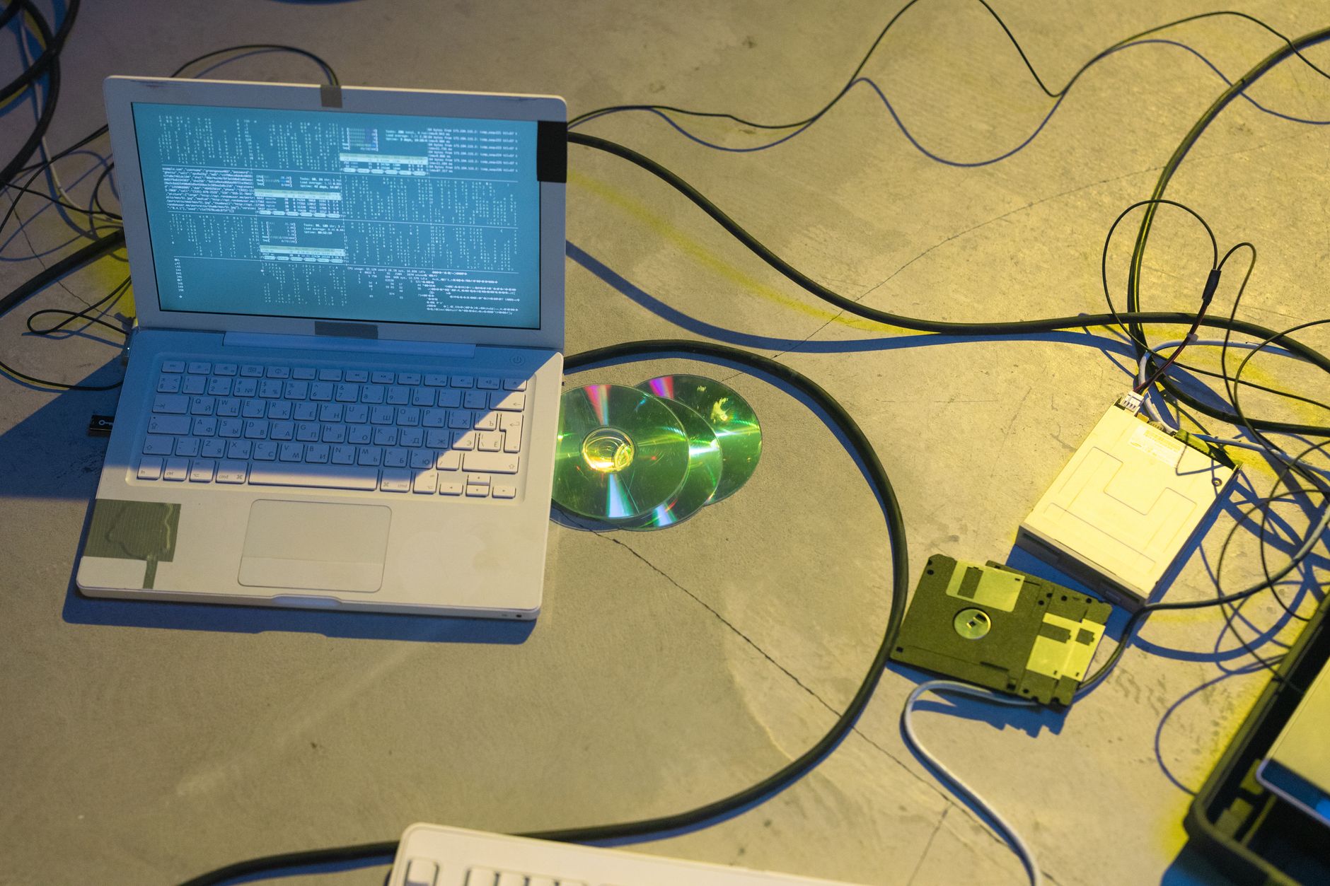 laptop upload music data (Photo: cottonbro studio / Pexels)