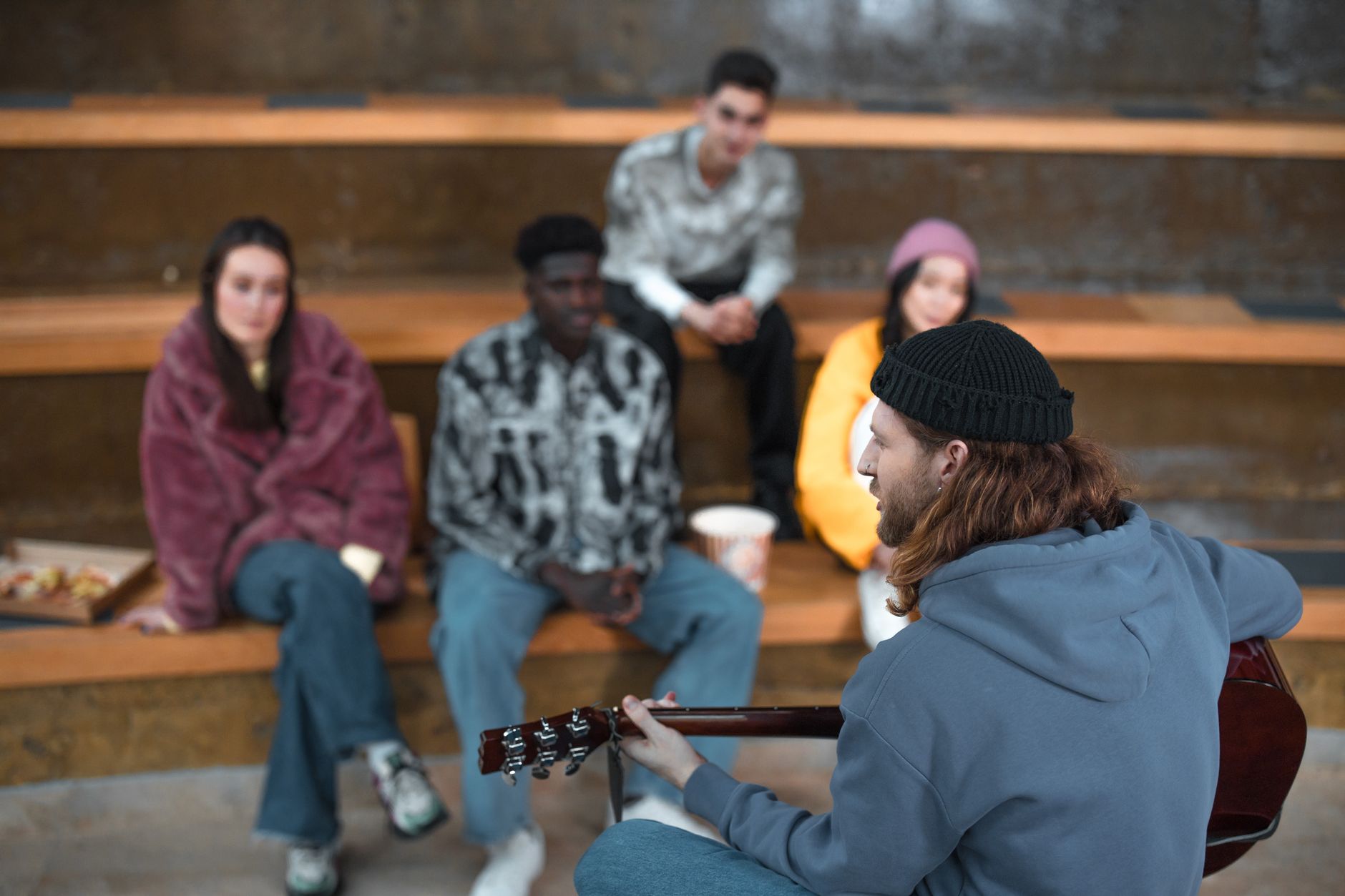 diverse listeners music (Photo: Ron Lach / Pexels)