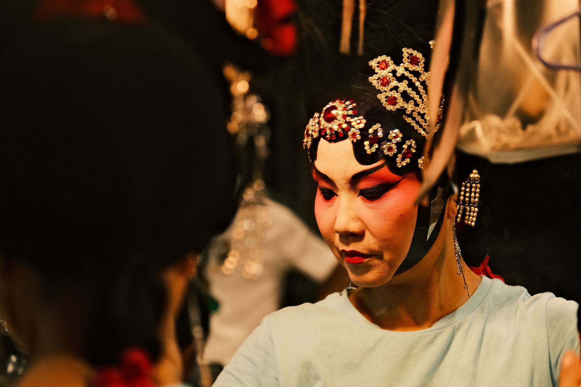 singer backstage preparation (Photo: Lily  Lili / Pexels)