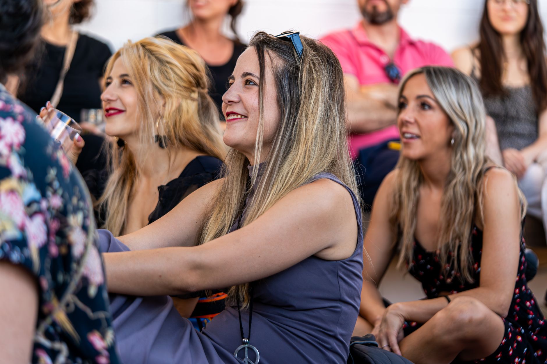 audience laughing fun (Photo: Nano Erdozain / Pexels)