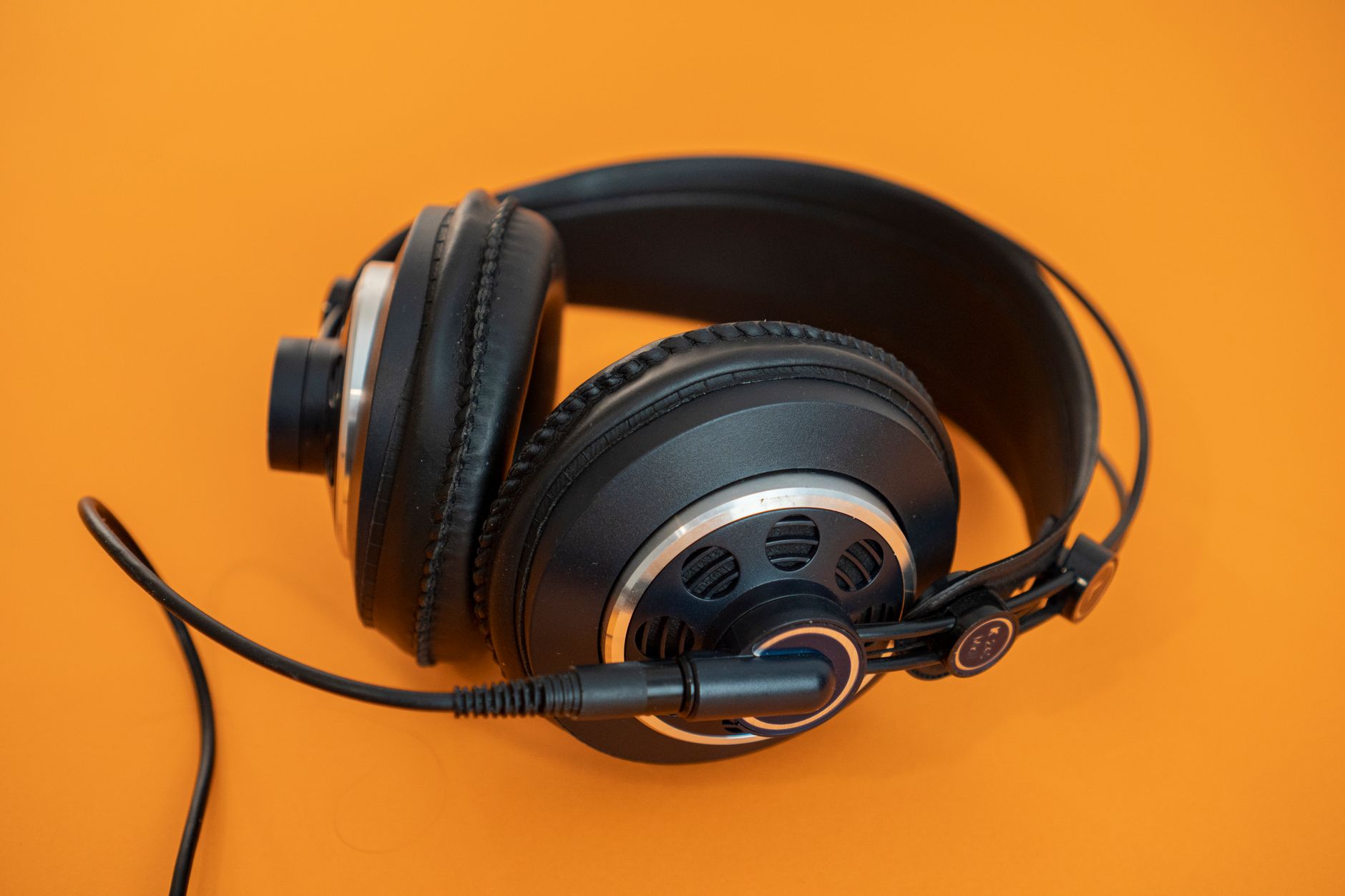 audio production headphones (Photo: Paul Seling / Pexels)