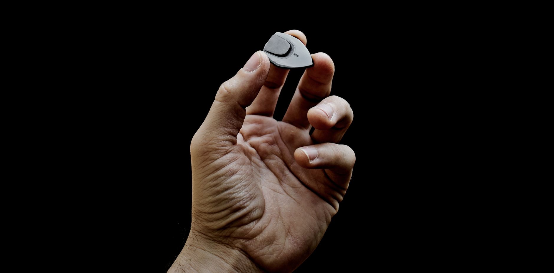 setlist notebook guitar pick (Photo: ROMBO / Pexels)