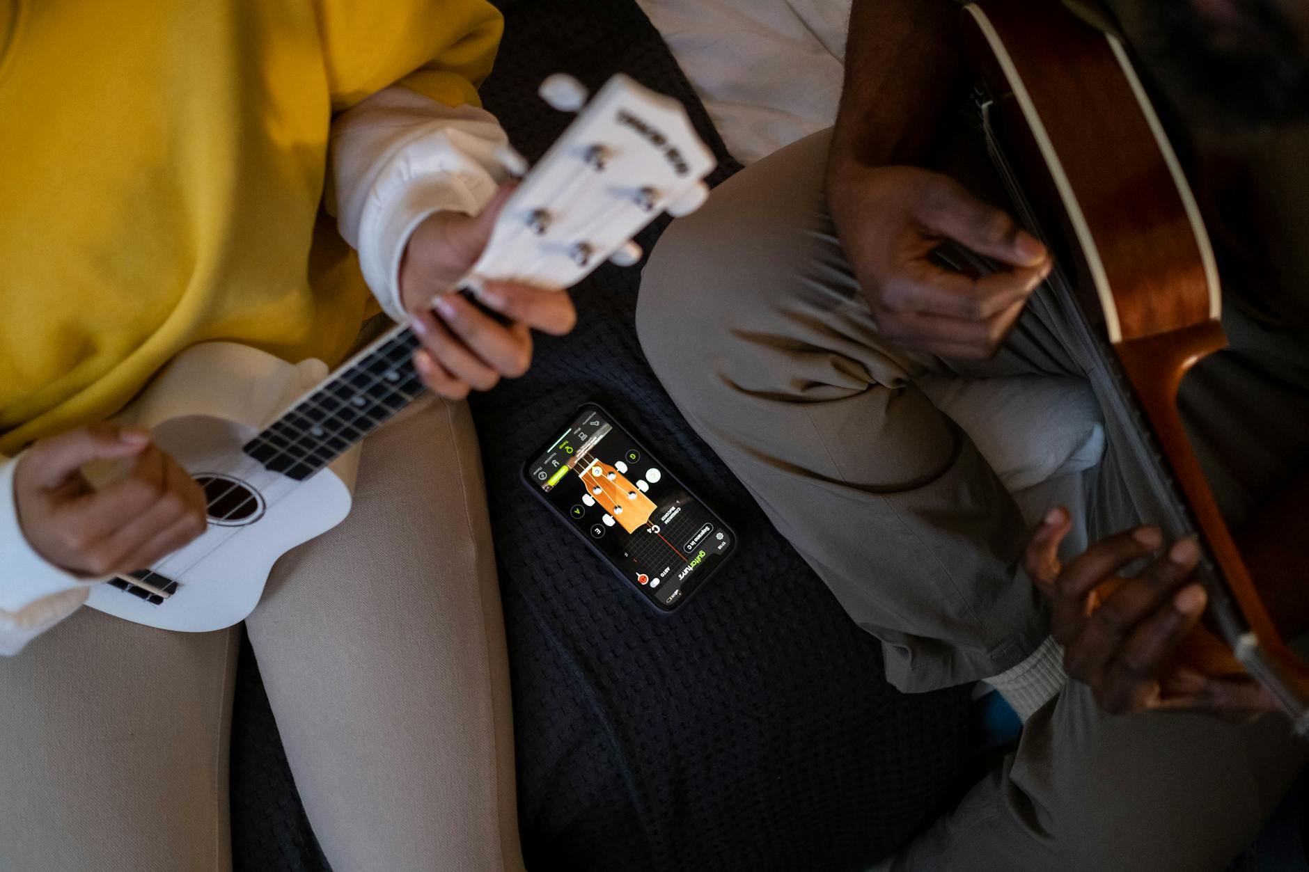 smartphone apps choice musician (Photo: cottonbro studio / Pexels)