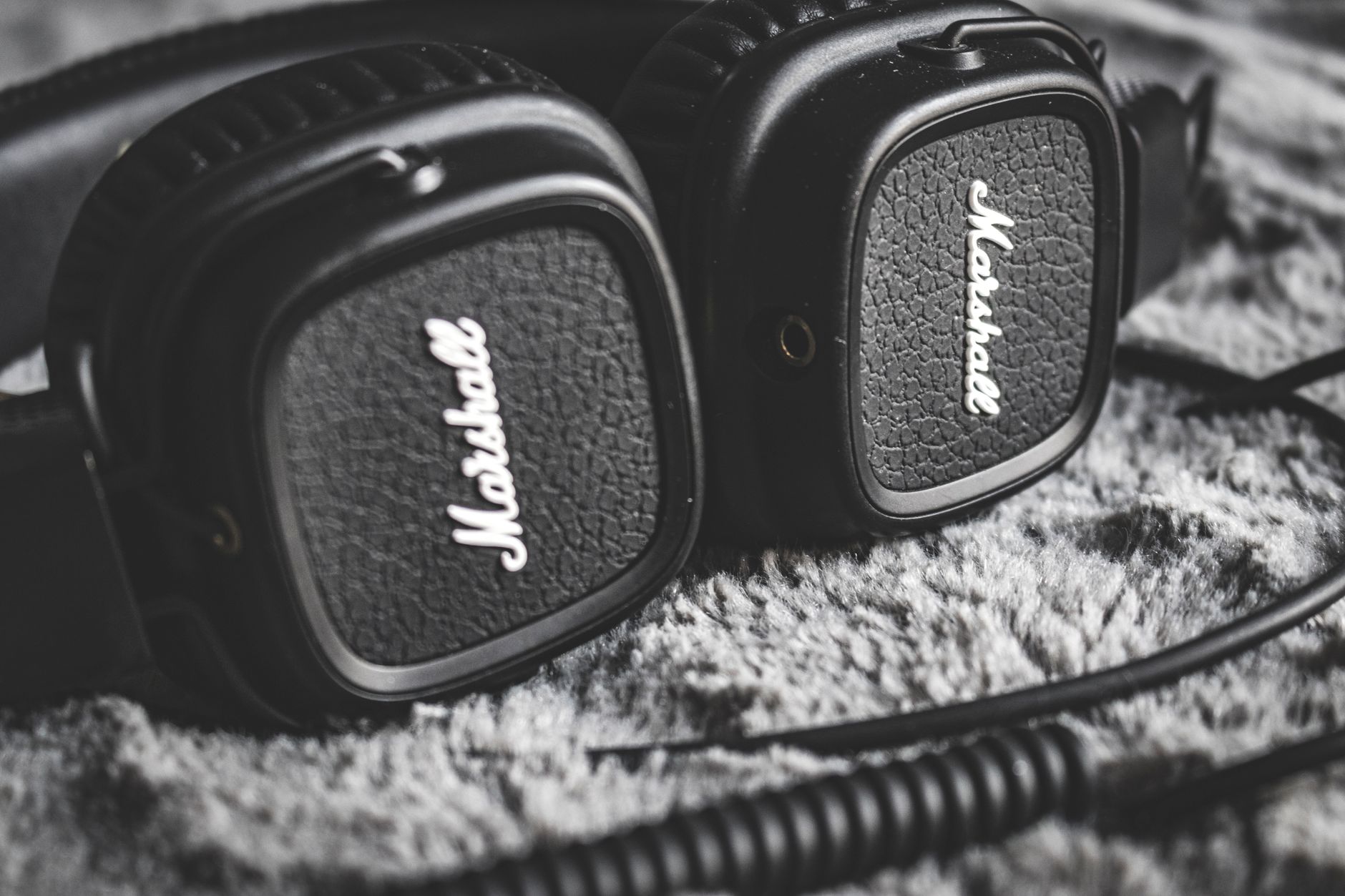 musician headphones review (Photo: Mateusz Dach / Pexels)