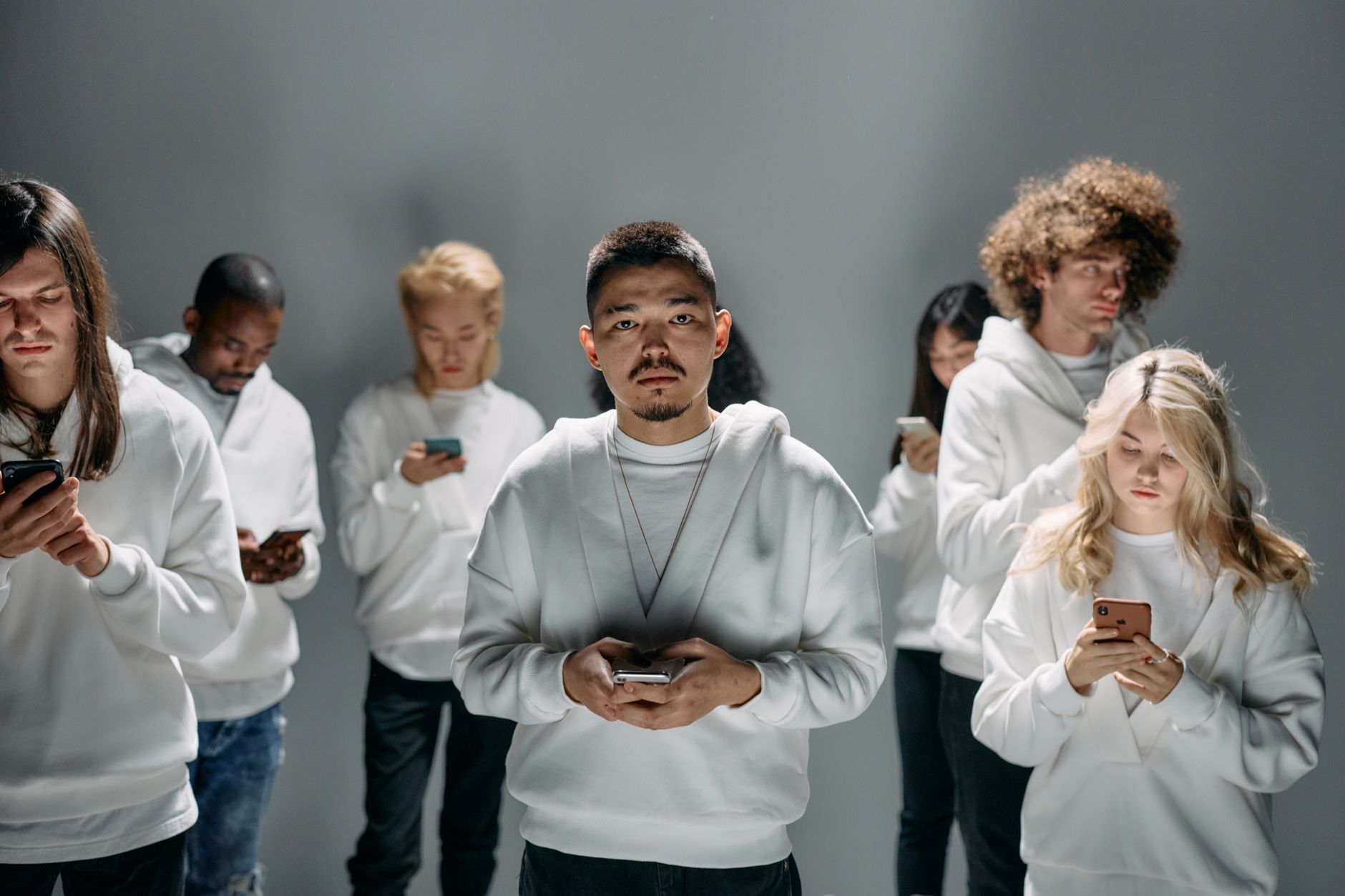 smartphone variety options (Photo: cottonbro studio / Pexels)