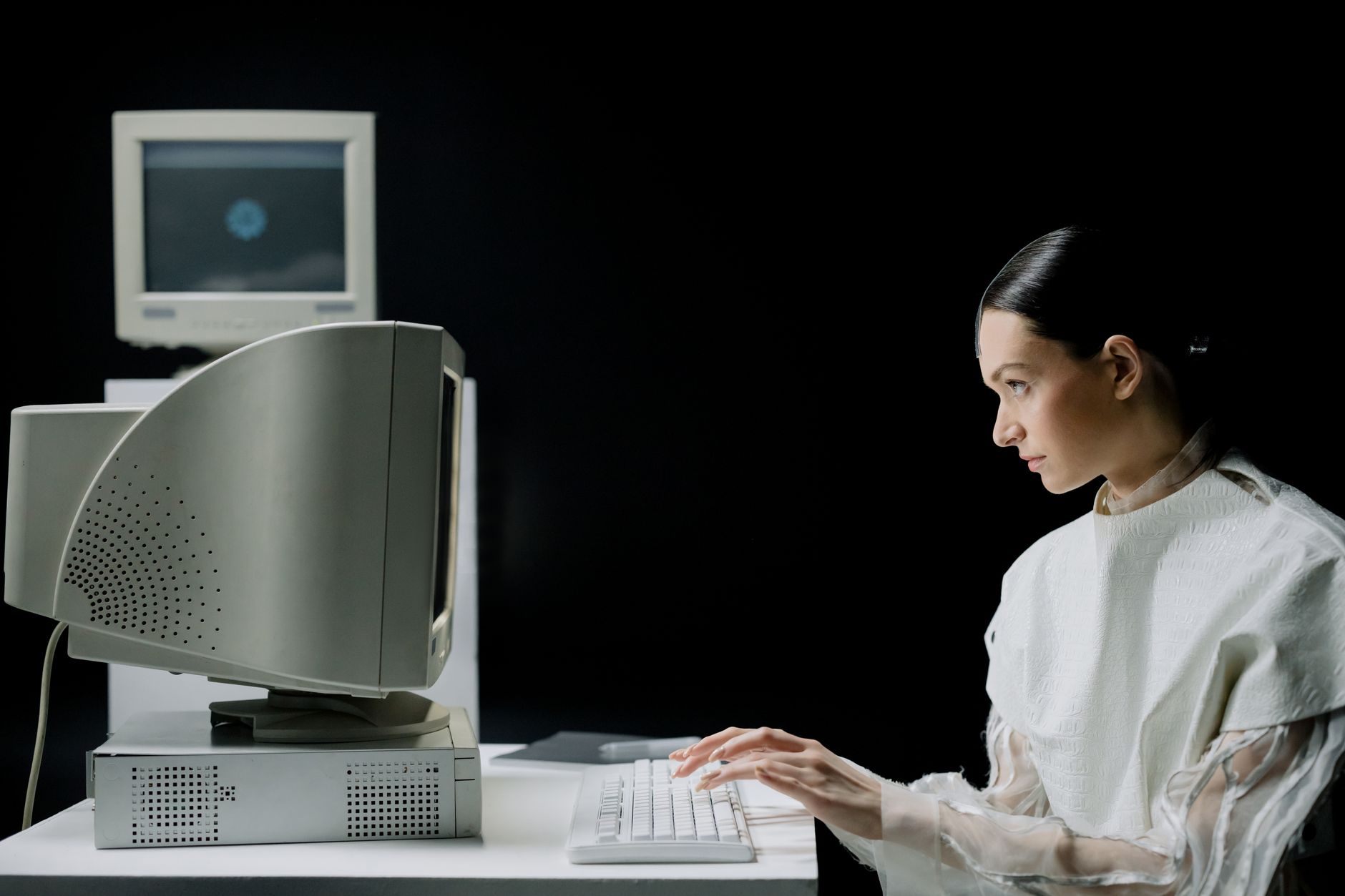 professional studio computer (Photo: cottonbro studio / Pexels)