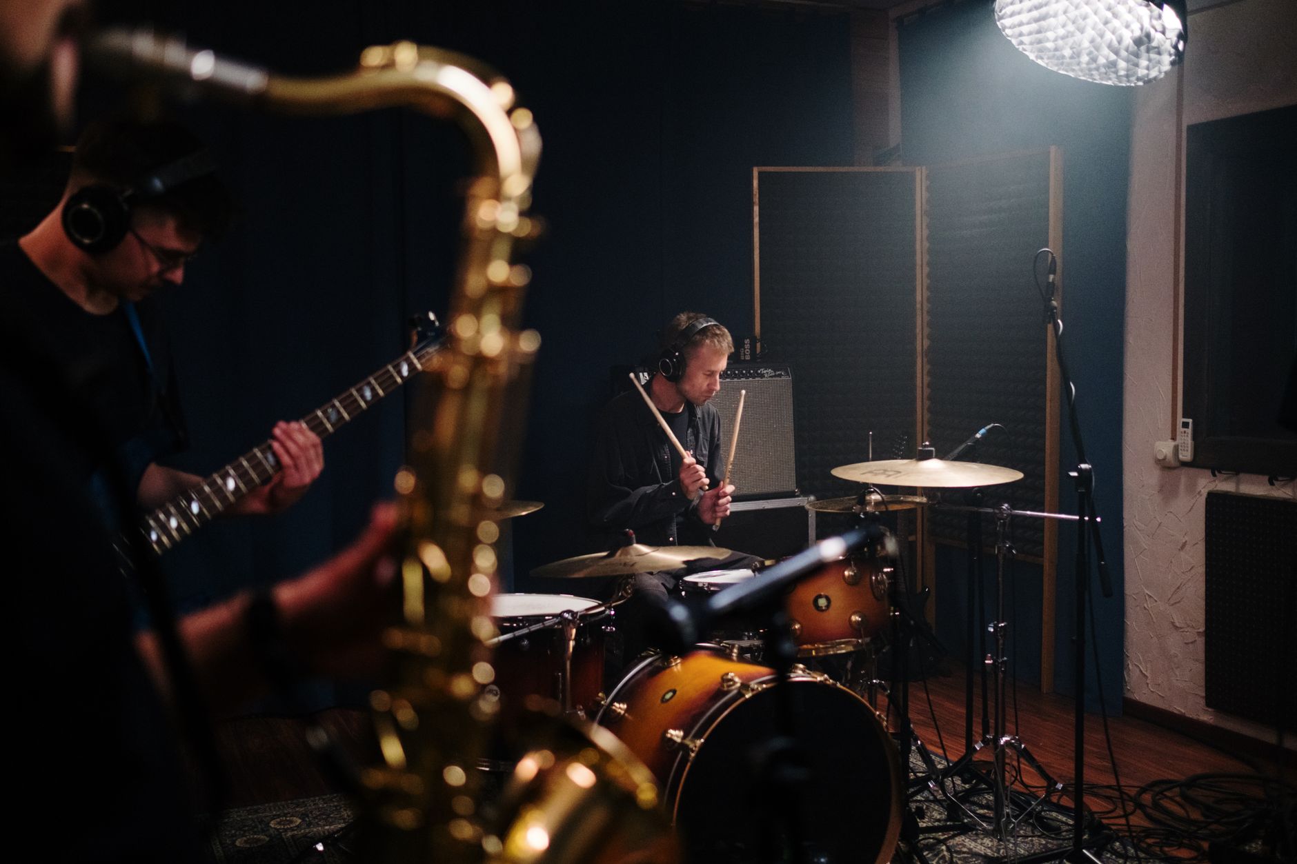 band practice studio warm (Photo: cottonbro studio / Pexels)
