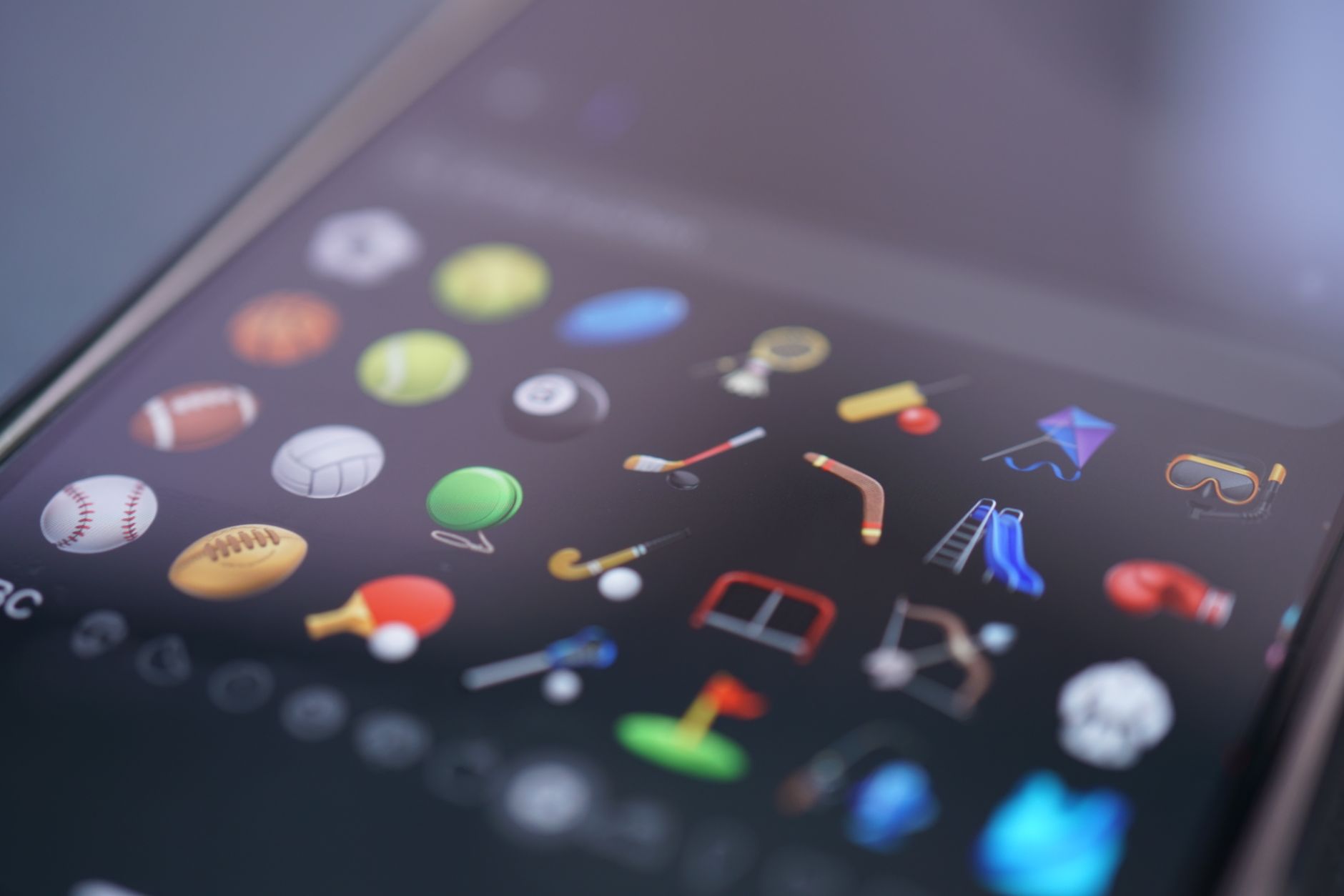 smartphone apps icons (Photo: Tim Witzdam / Pexels)
