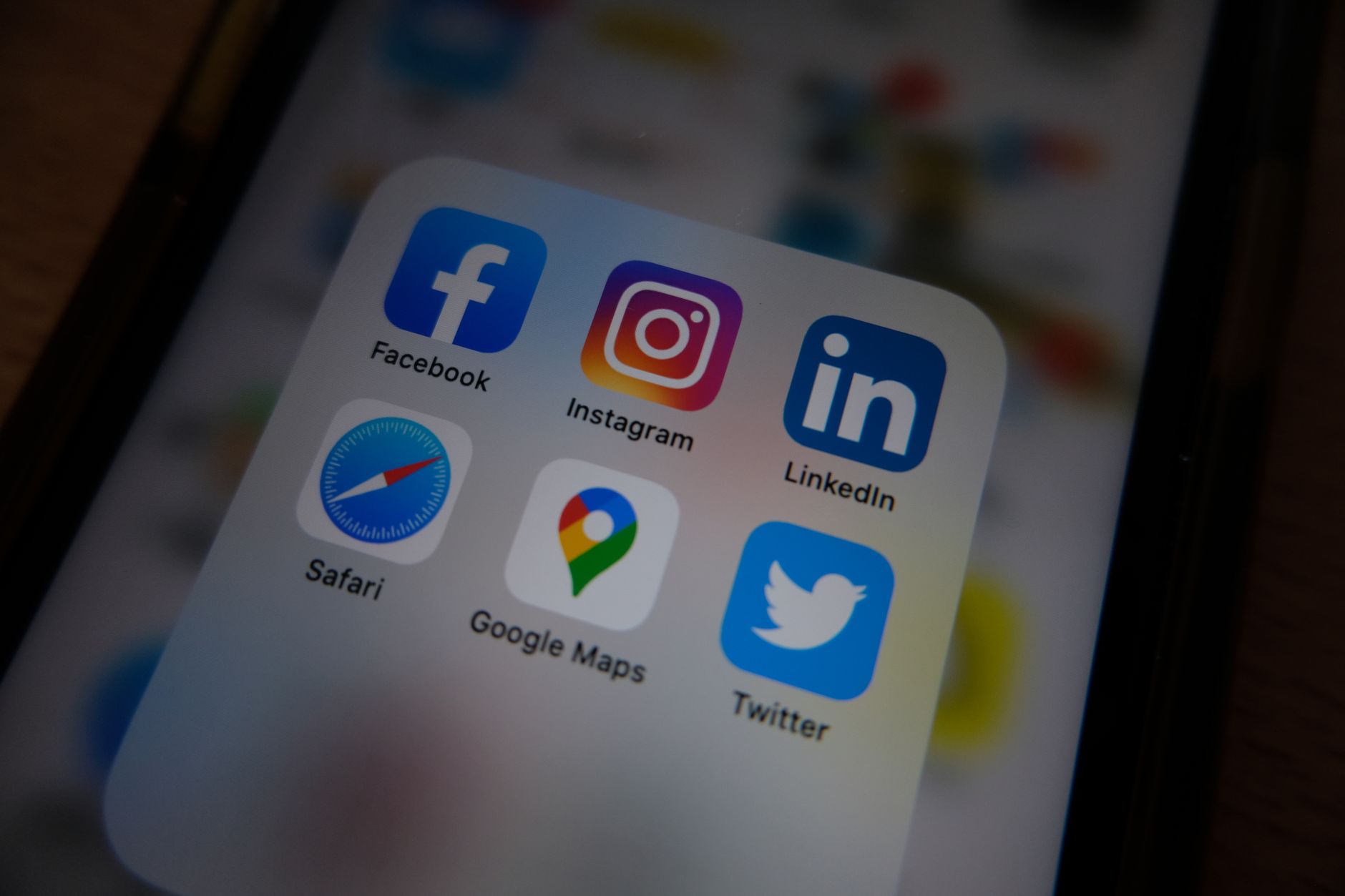 smartphone social media apps (Photo: Ocko Geserick / Pexels)