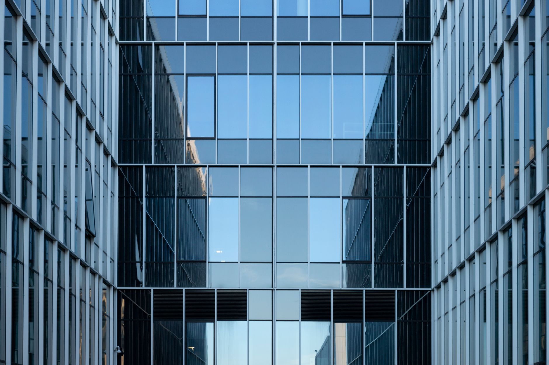 office business building exterior (Photo: Mindaugas U / Pexels)