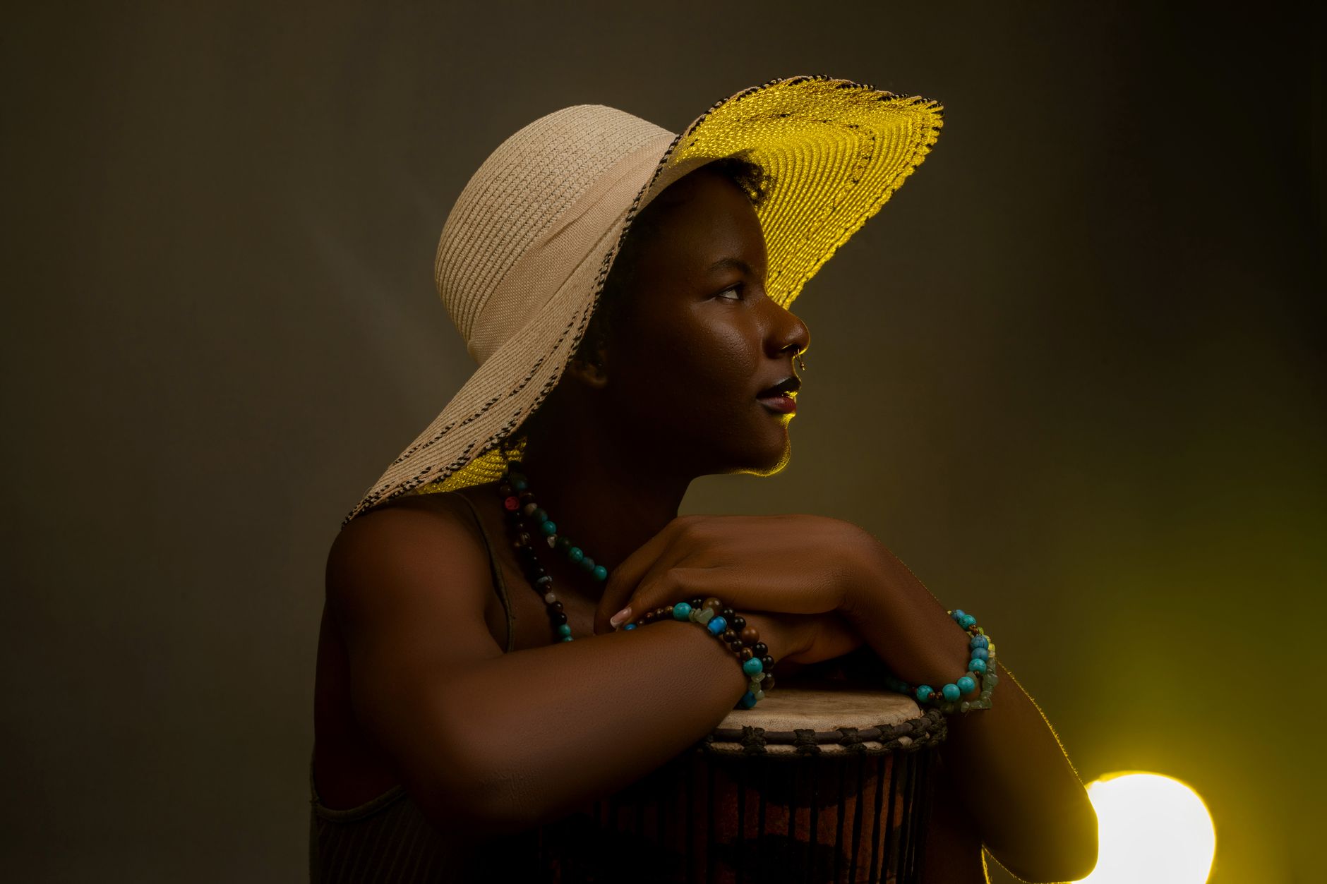 musician fashion accessories (Photo: Zaaky Buddy / Pexels)