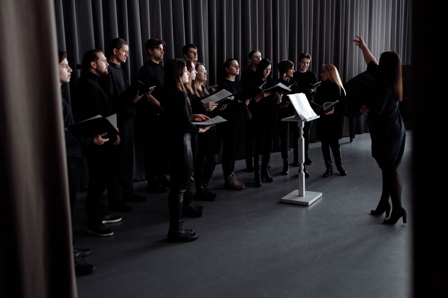vocal harmony singing (Photo: Thirdman / Pexels)