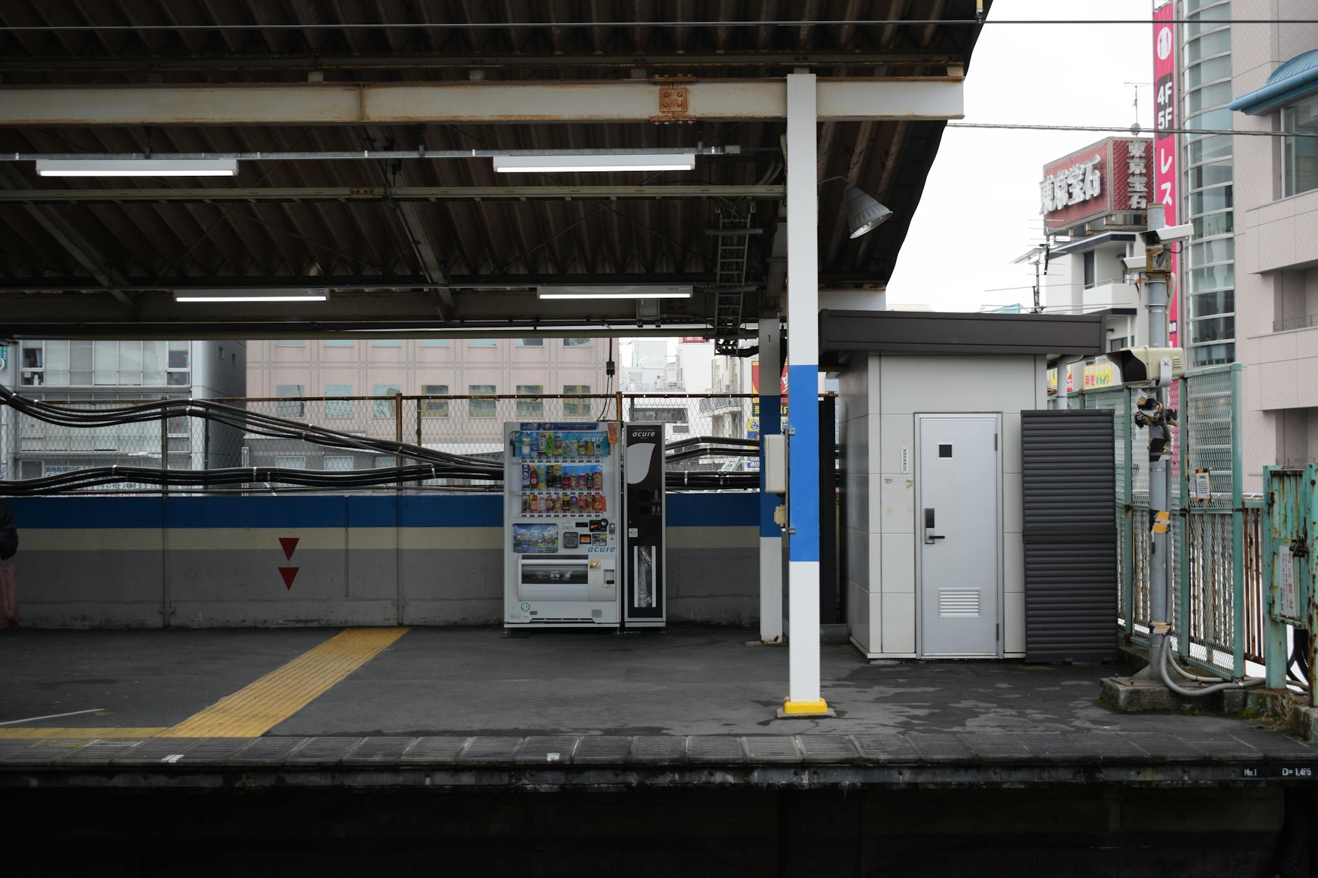 saitama suburban small station plaza (Photo: C. M. / Pexels)