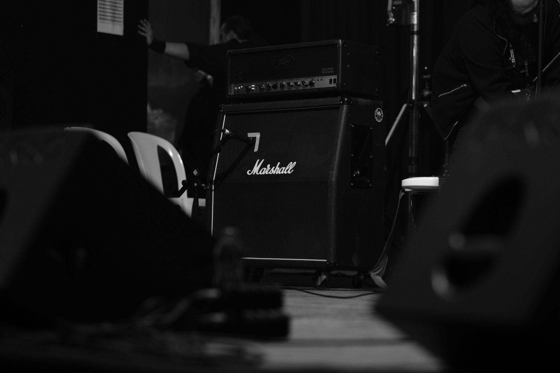 guitar amplifier stage (Photo: Samuel Jerónimo / Pexels)