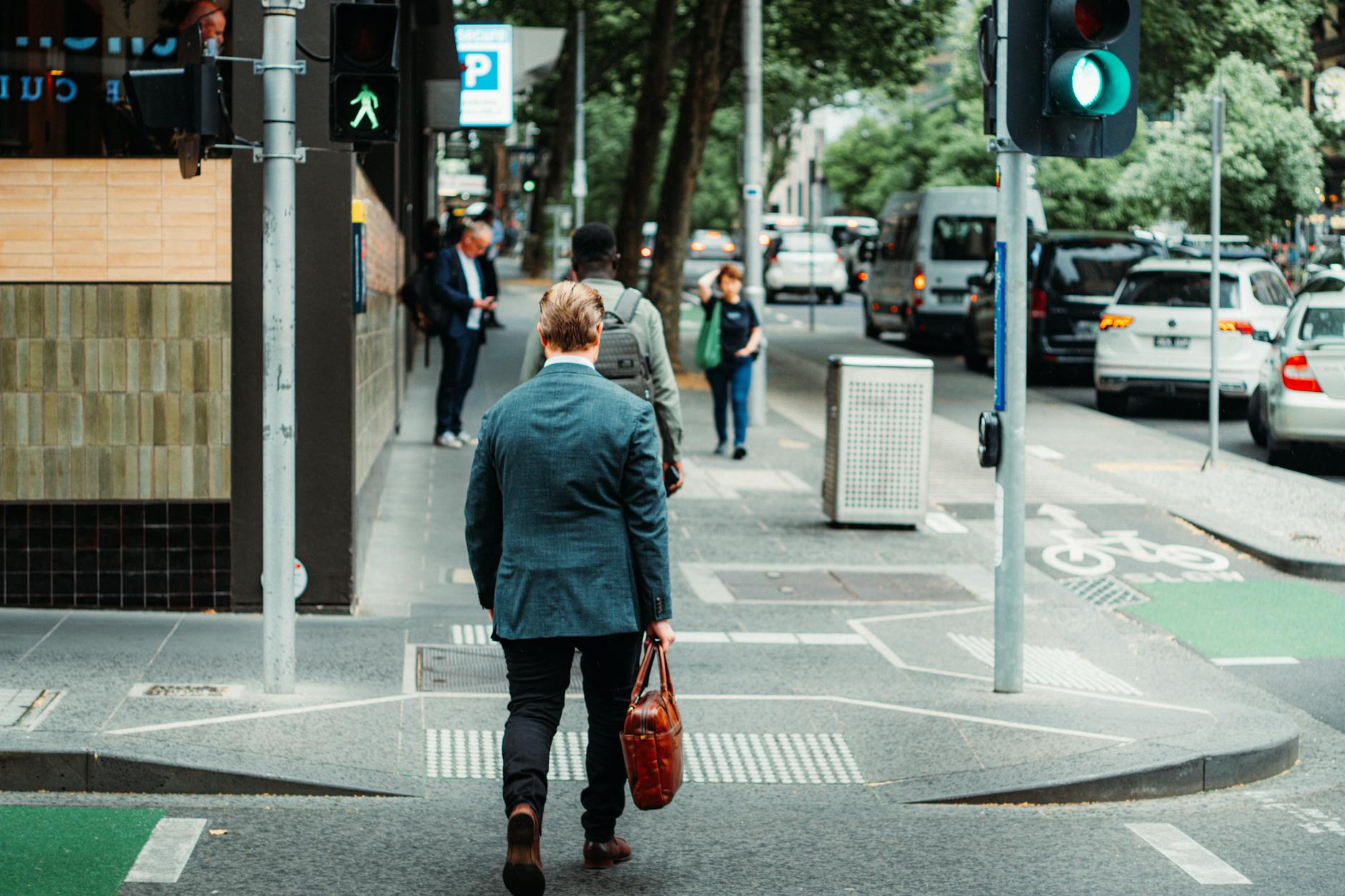 businessman briefcase city (Photo: Harry Tucker / Pexels)