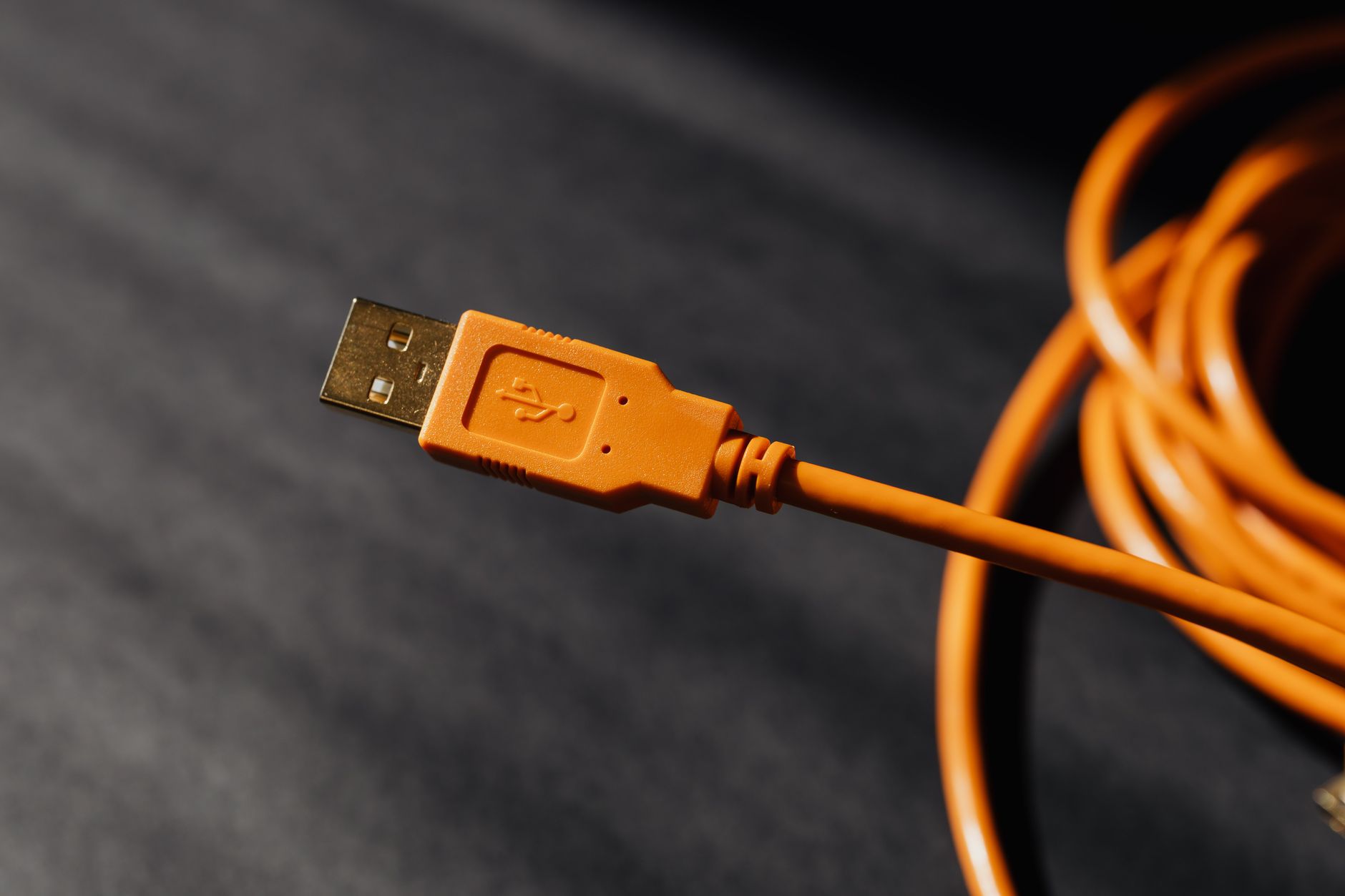usb cable connection (Photo: www.kaboompics.com / Pexels)