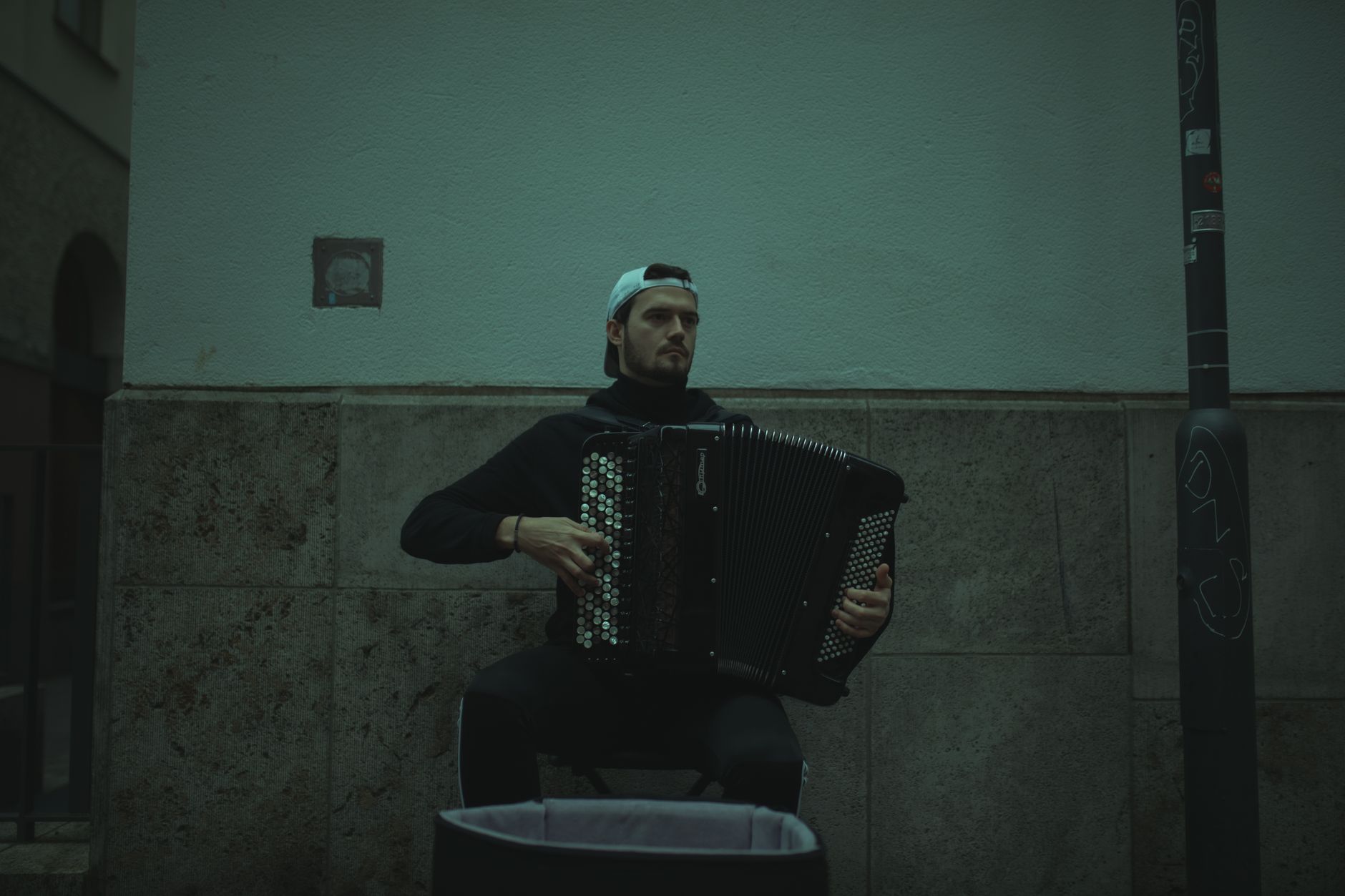 musician urban photo street (Photo: Valentin Angel Fernandez / Pexels)