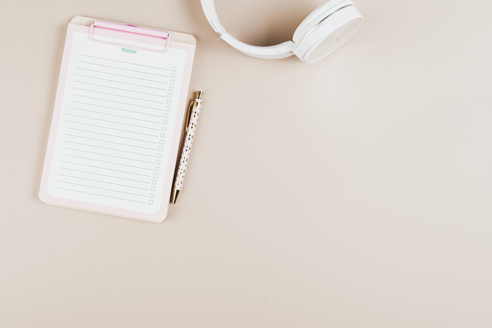 checklist headphones music (Photo: www.kaboompics.com / Pexels)