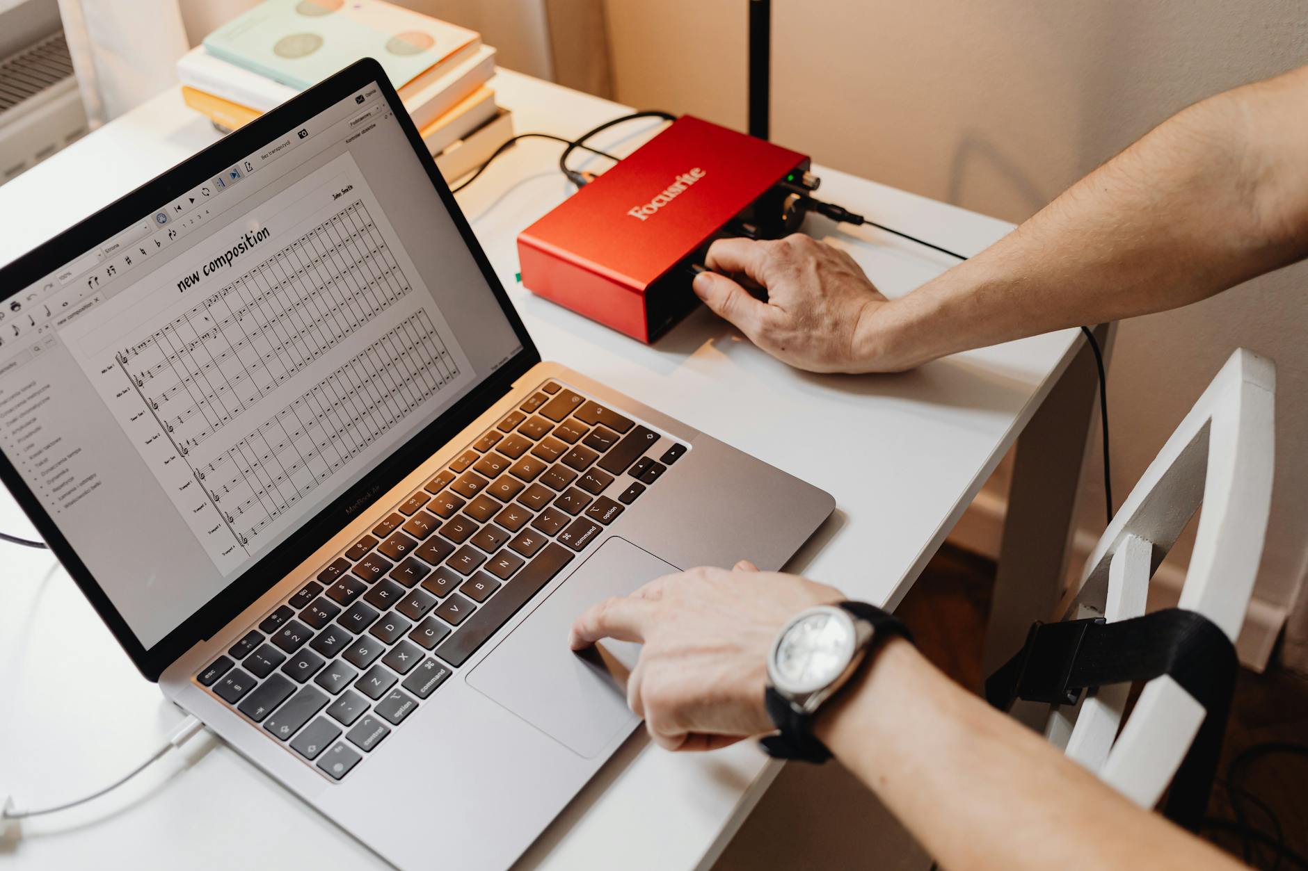 musician laptop streaming home studio (Photo: www.kaboompics.com / Pexels)
