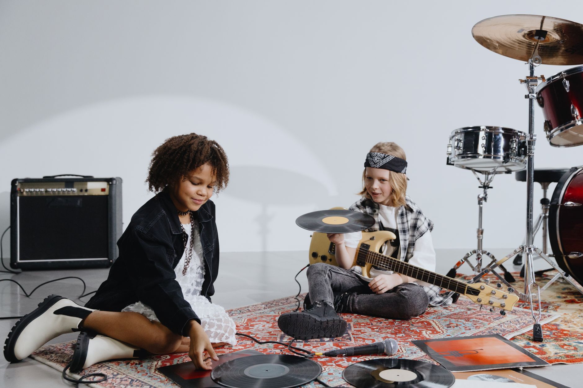 collaboration music community (Photo: cottonbro studio / Pexels)