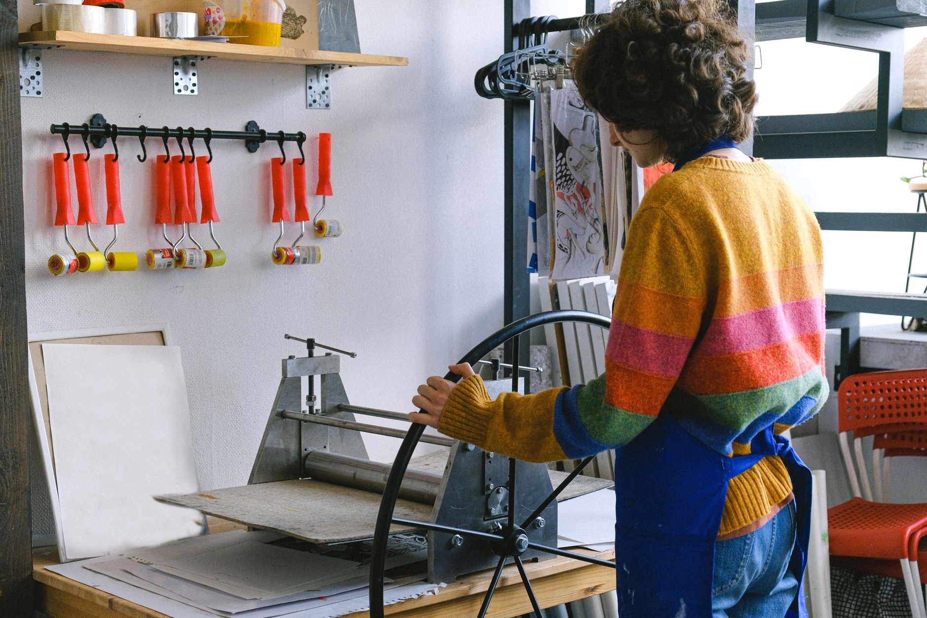 printing press tshirt (Photo: Anna Shvets / Pexels)