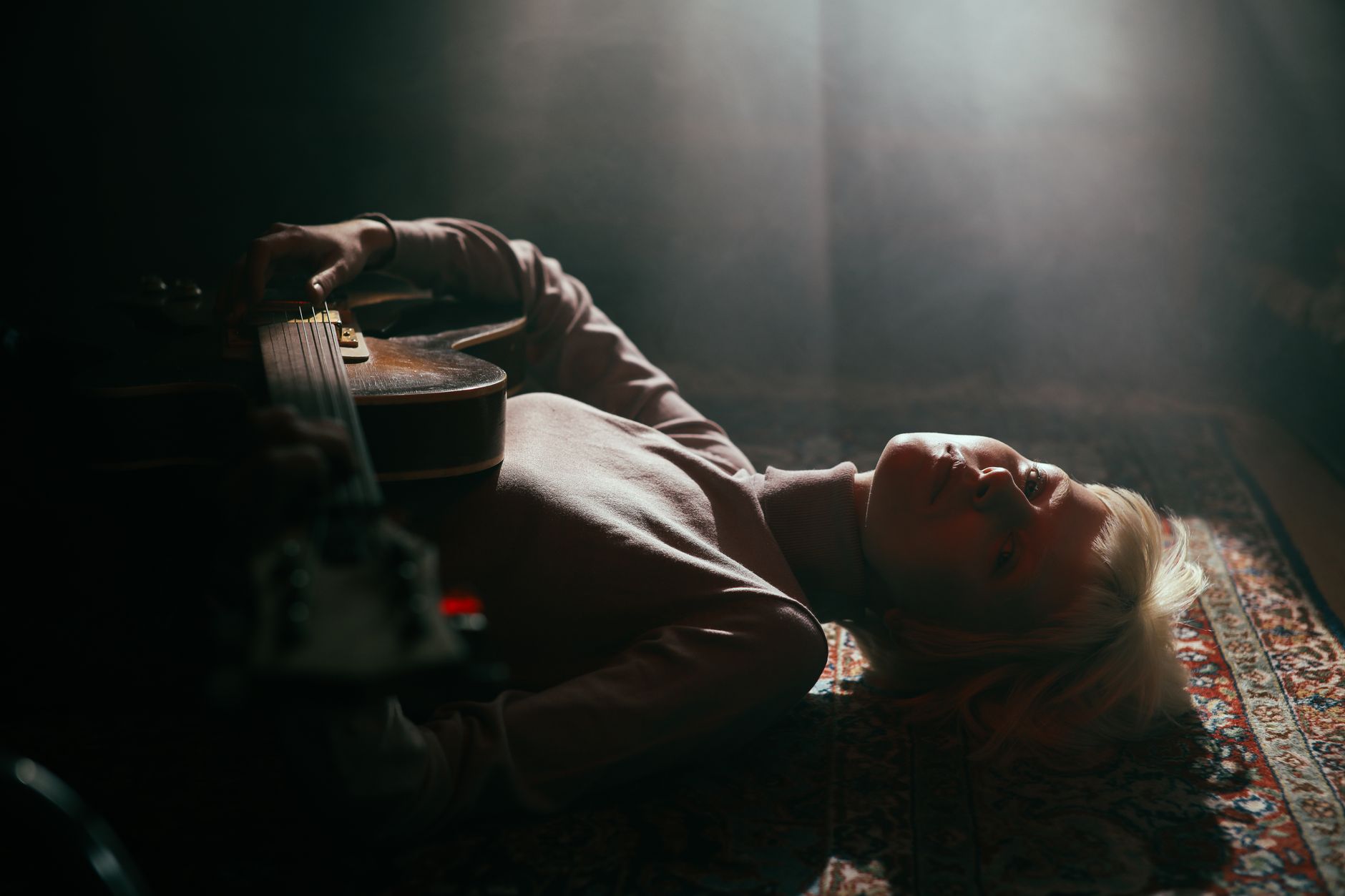 musician portrait warm artistic (Photo: KoolShooters / Pexels)