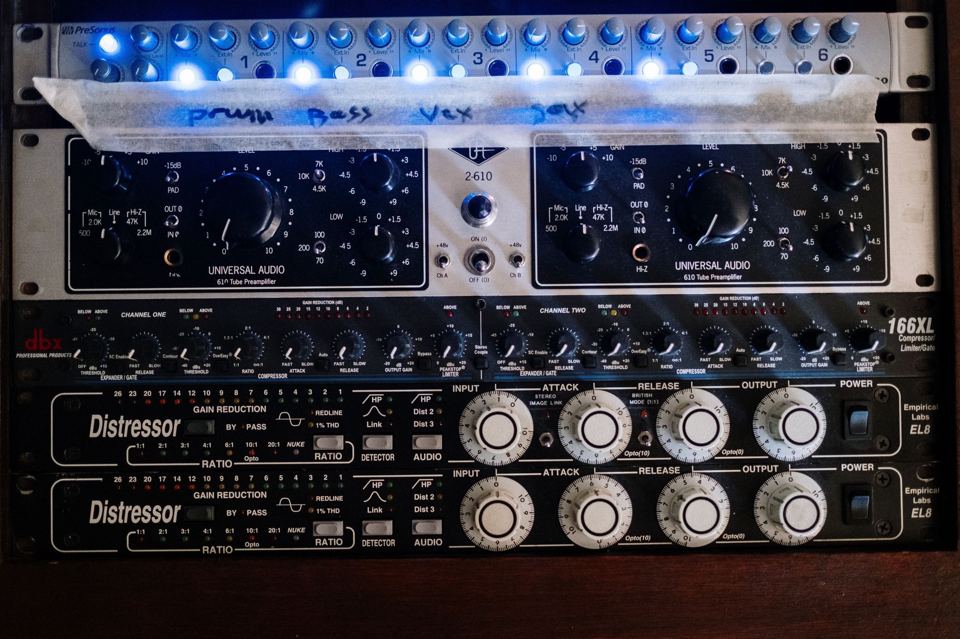 daw plugin compressor screen (Photo: cottonbro studio / Pexels)