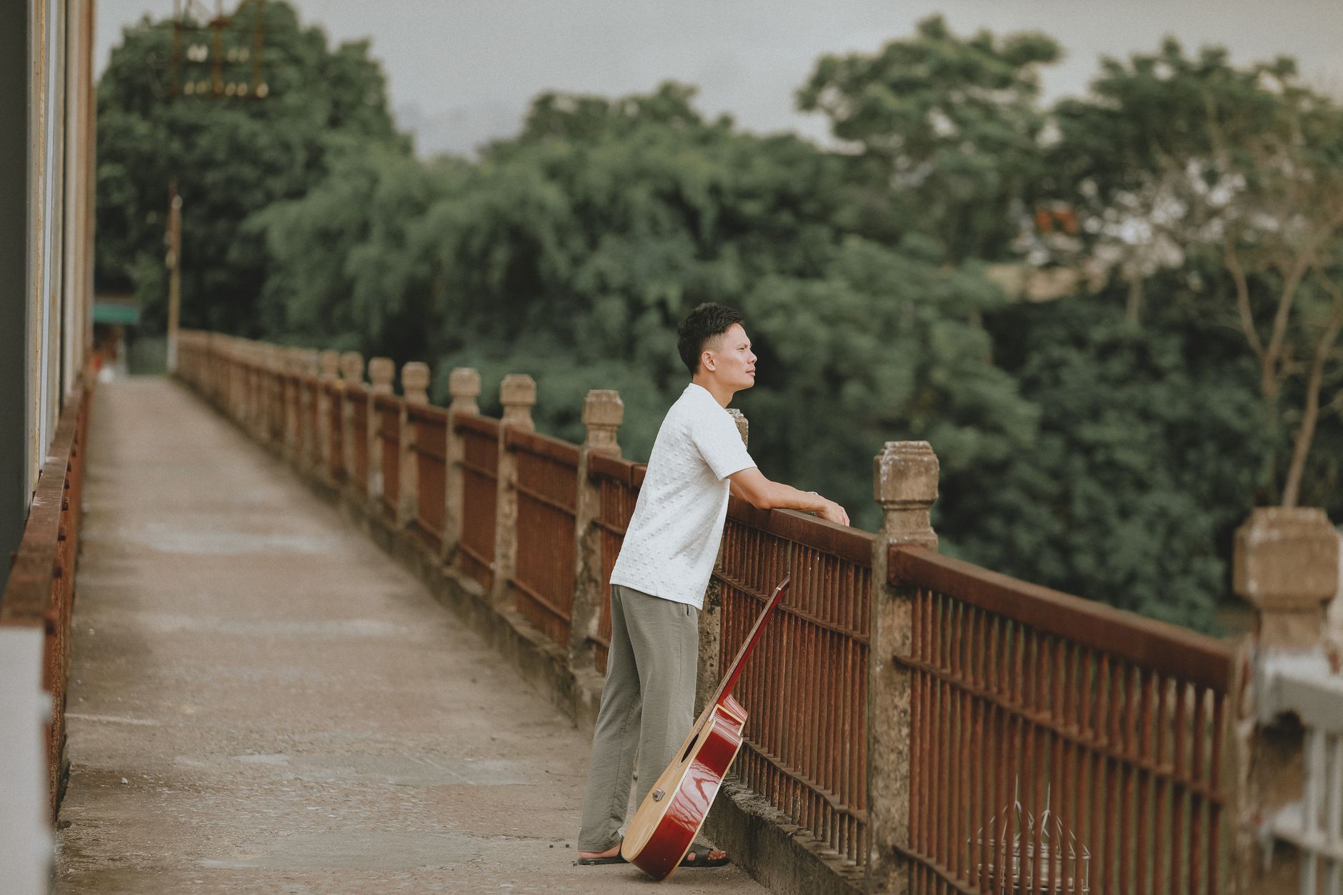 musician contemplative mood (Photo: Nguyen Hung / Pexels)