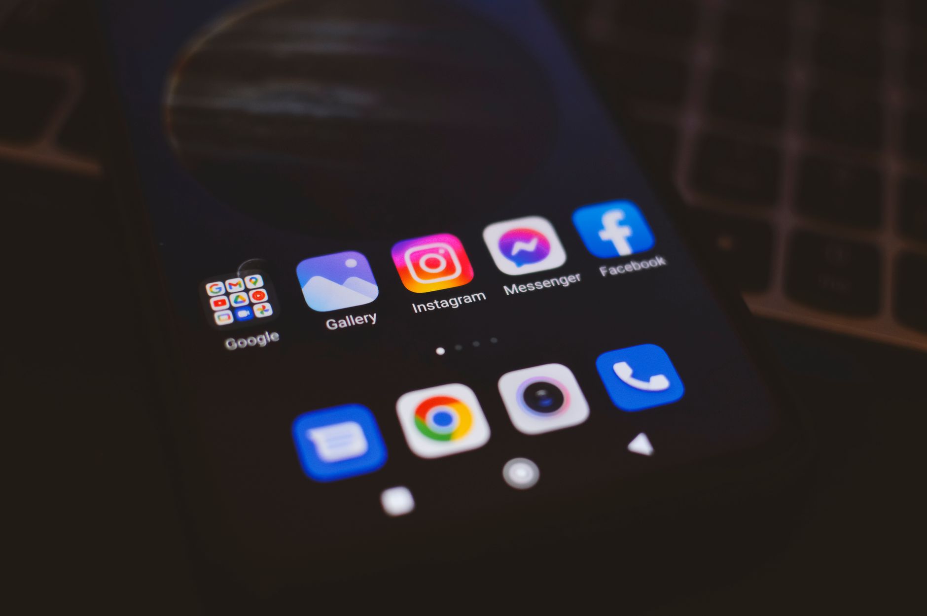 smartphone social media apps icons (Photo: Geri Tech / Pexels)