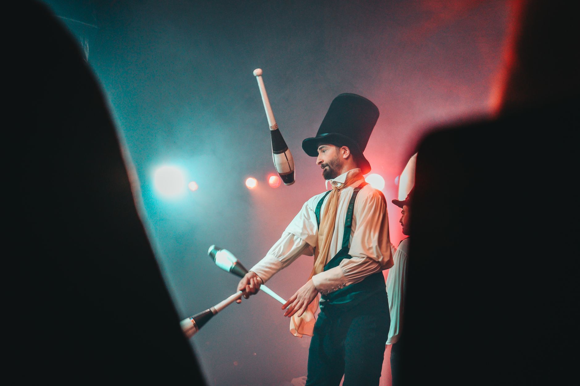 live performance (Photo: Beyza Kaplan / Pexels)
