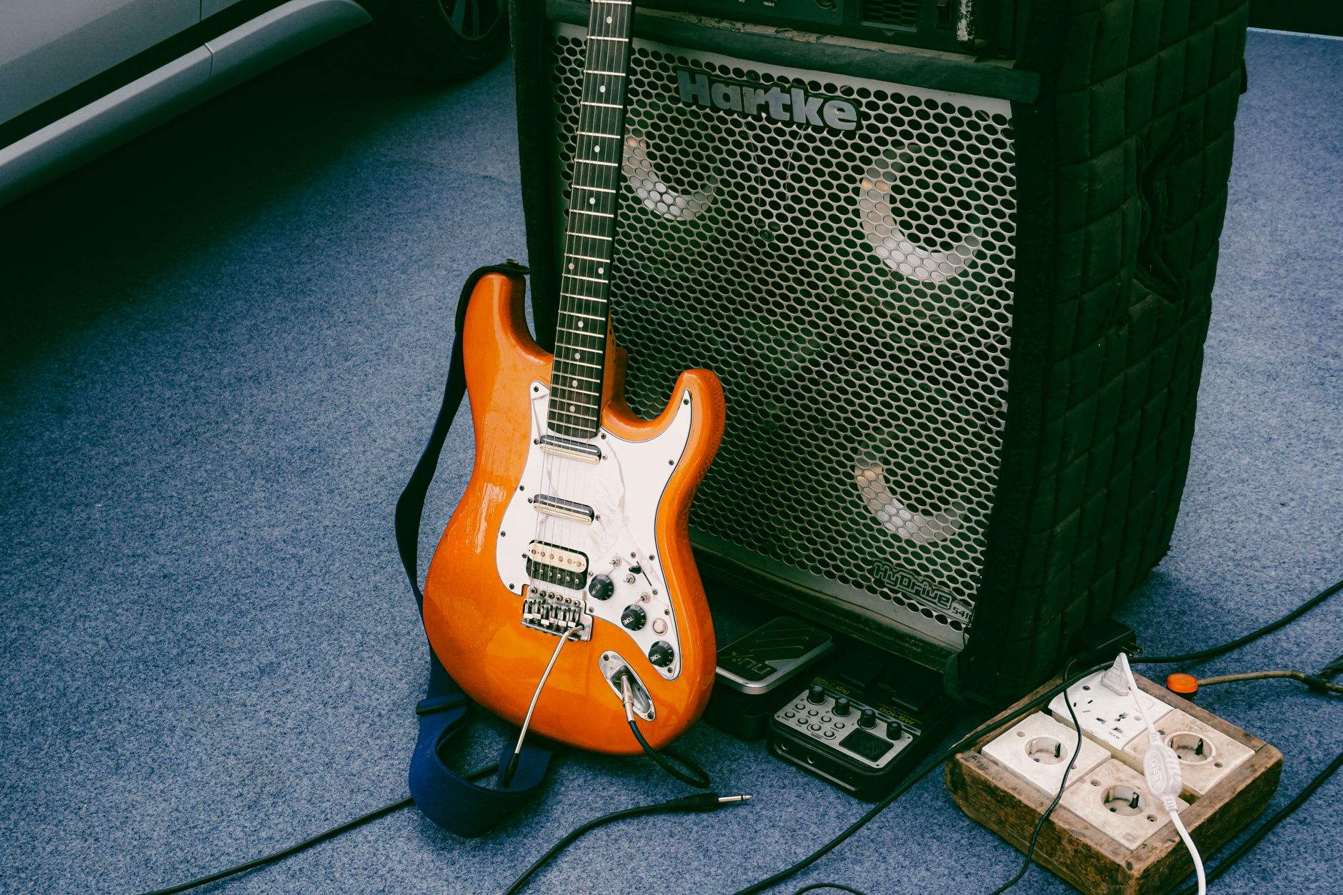 musician equipment setup (Photo: Soudha J. / Pexels)