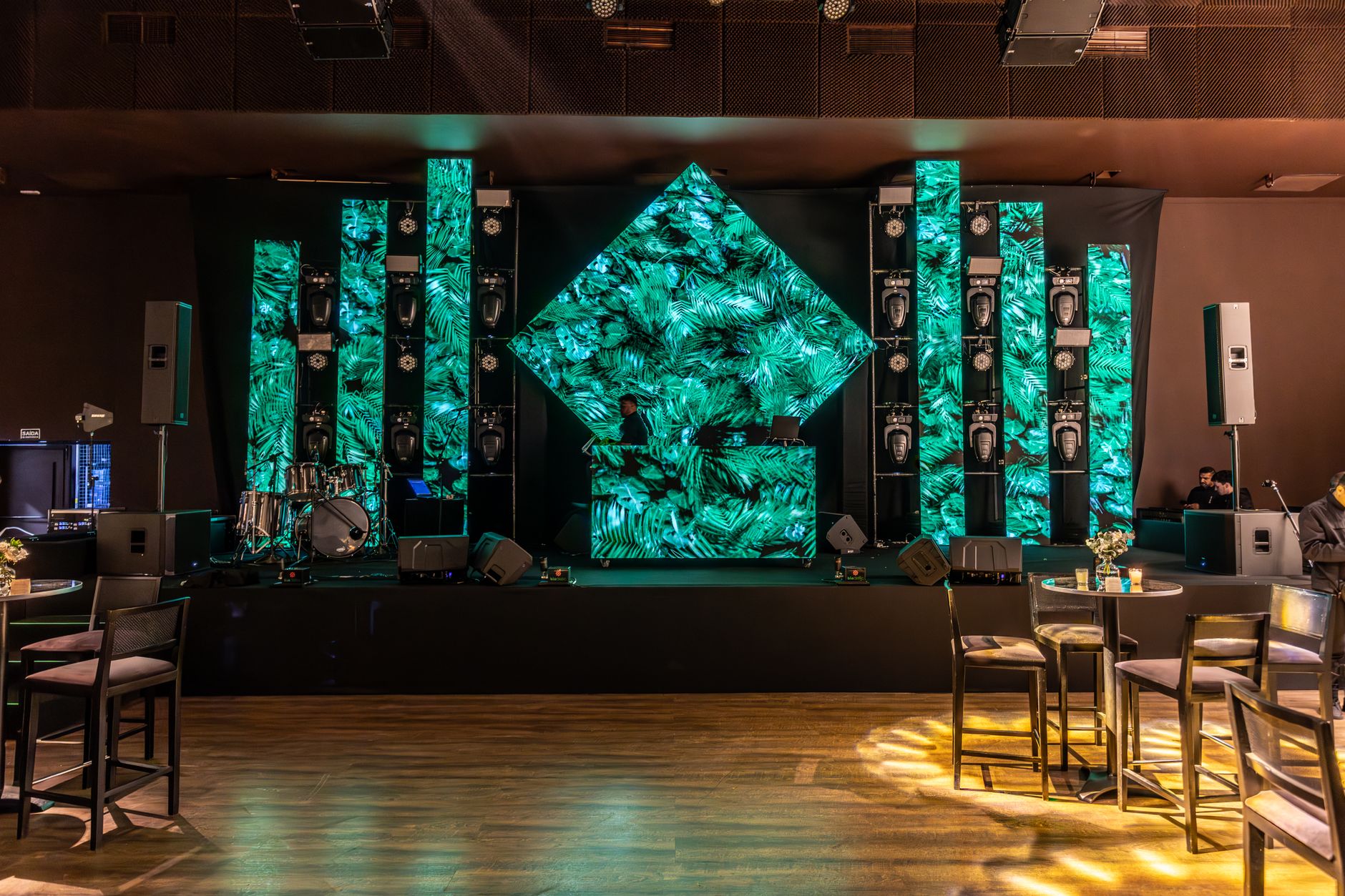 live stage setup (Photo: Matheus Bertelli / Pexels)