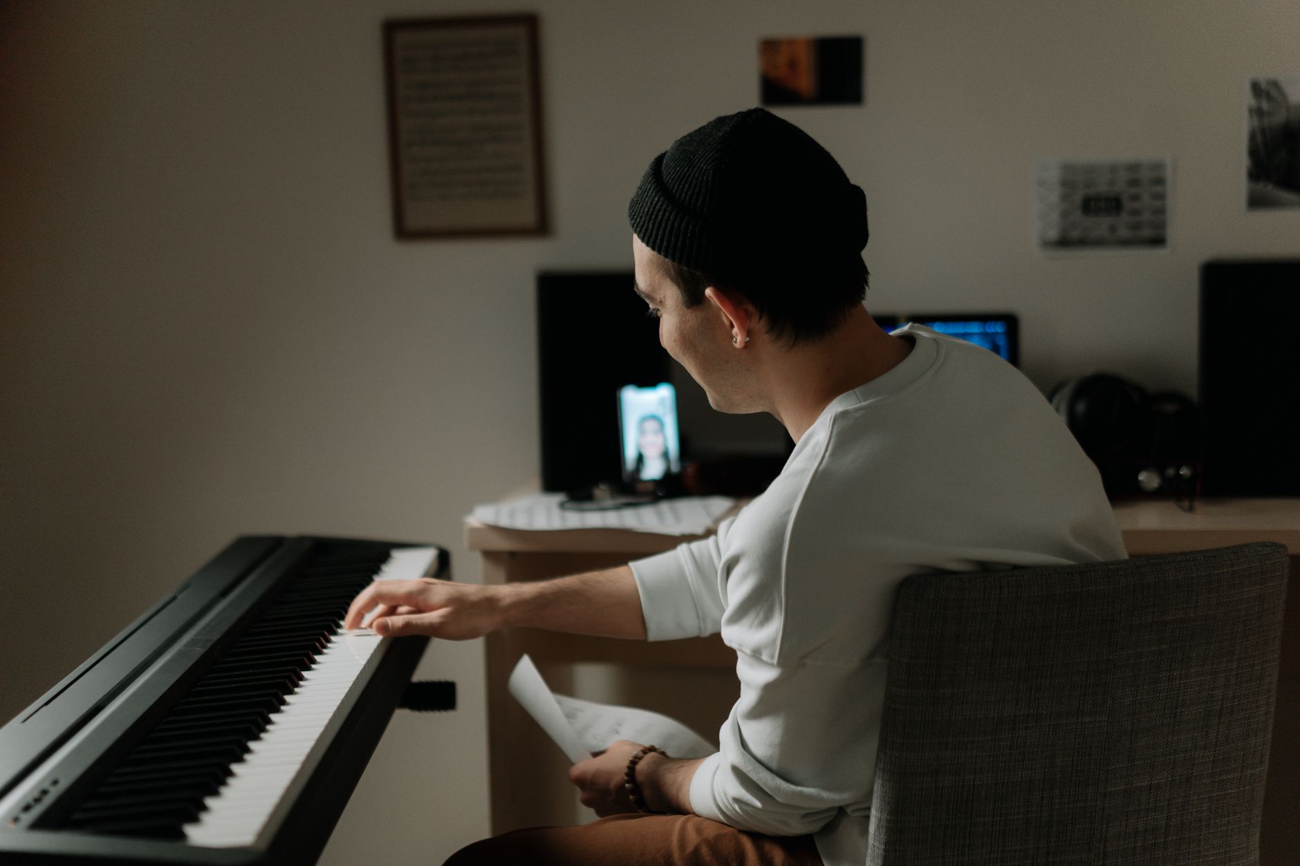 musician collaboration online (Photo: cottonbro studio / Pexels)