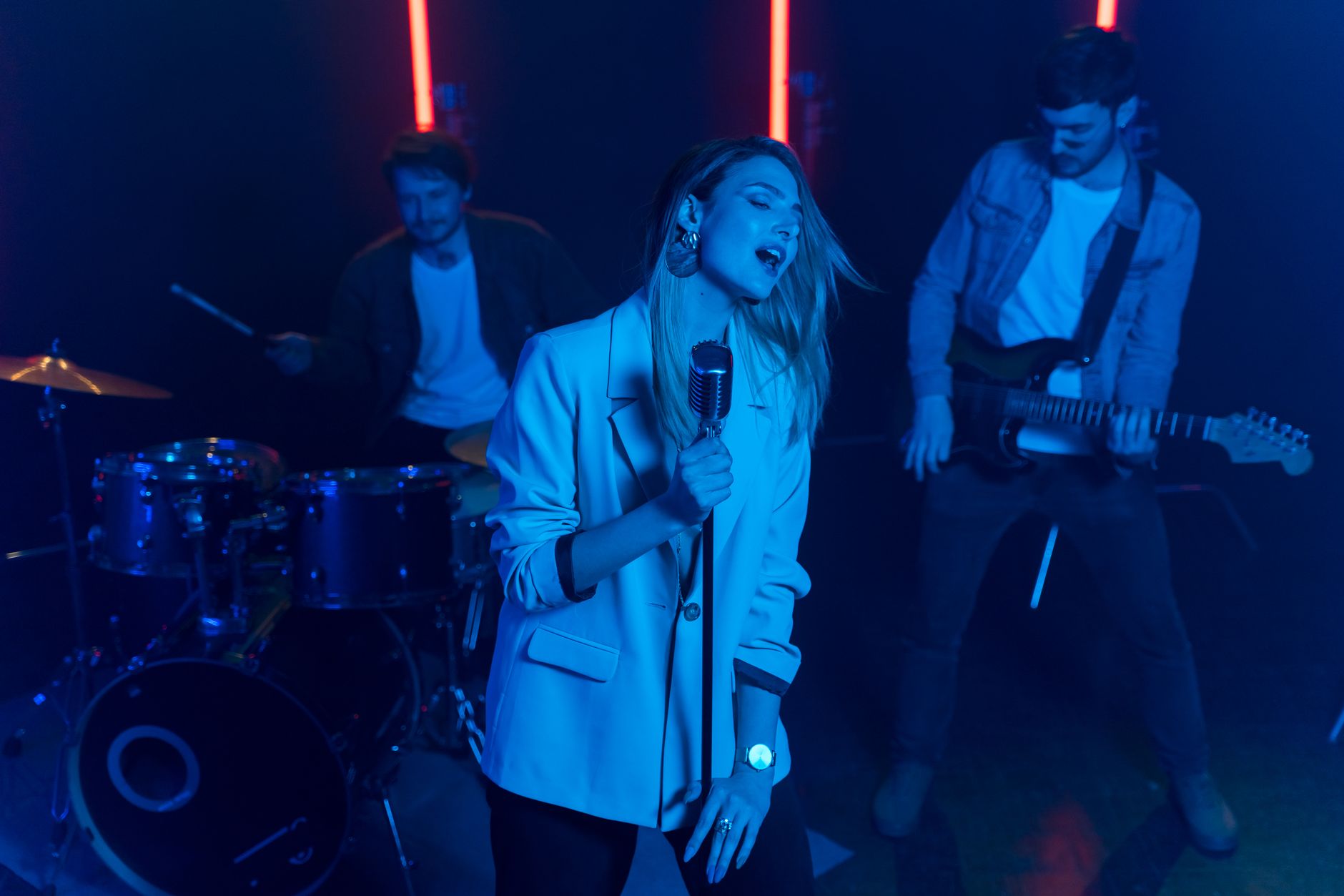 music band creative (Photo: AI25.Studio AI GENERATIVE / Pexels)