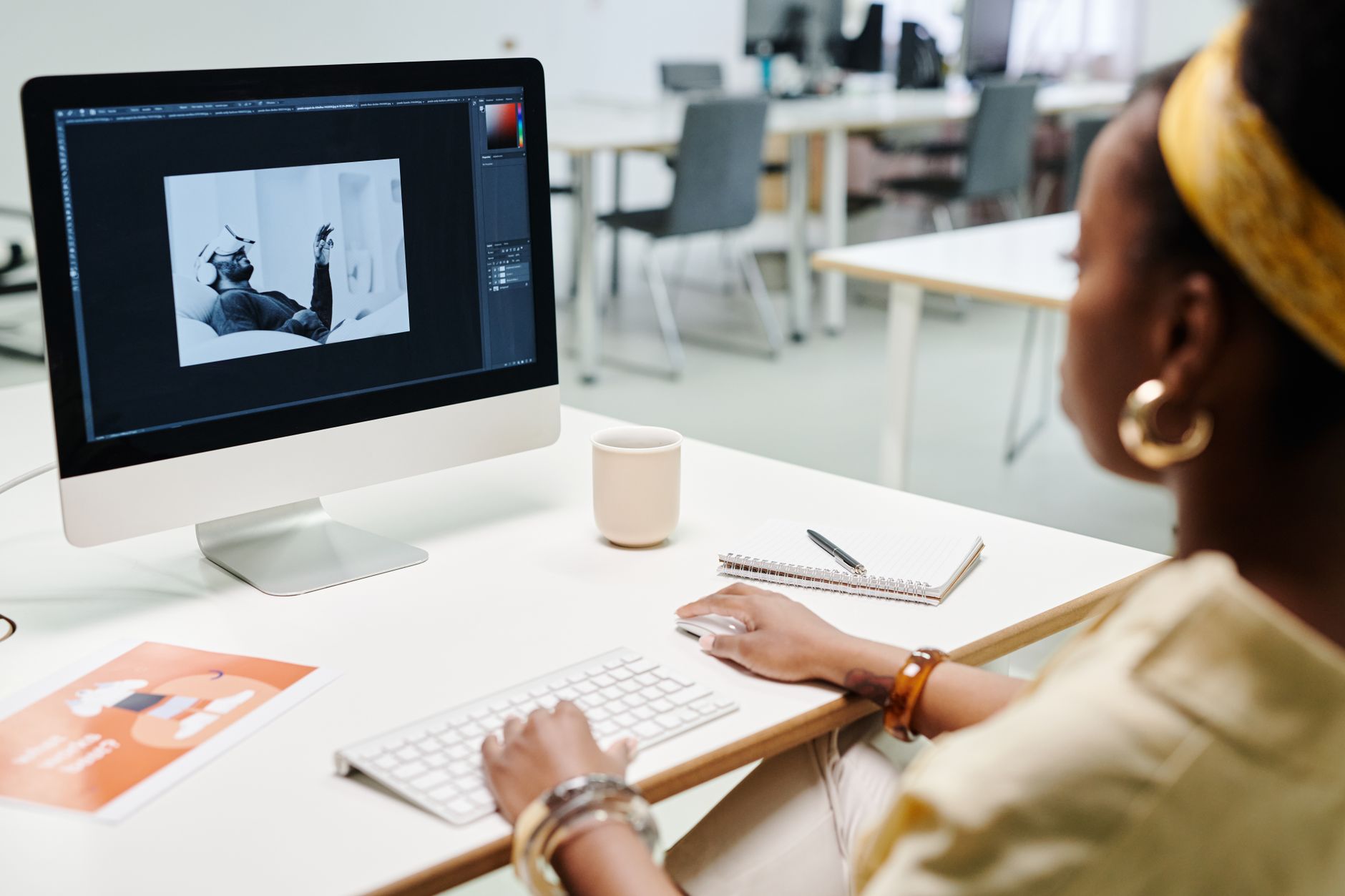 graphic design (Photo: Darlene Alderson / Pexels)