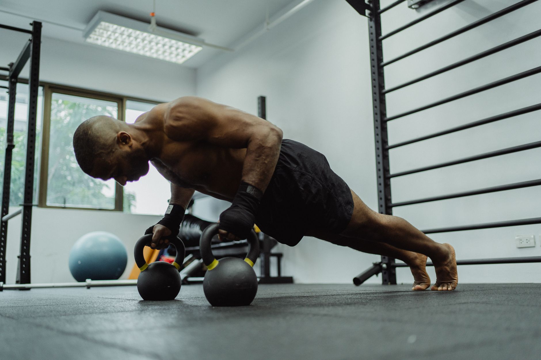 training workout routine (Photo: Ketut Subiyanto / Pexels)