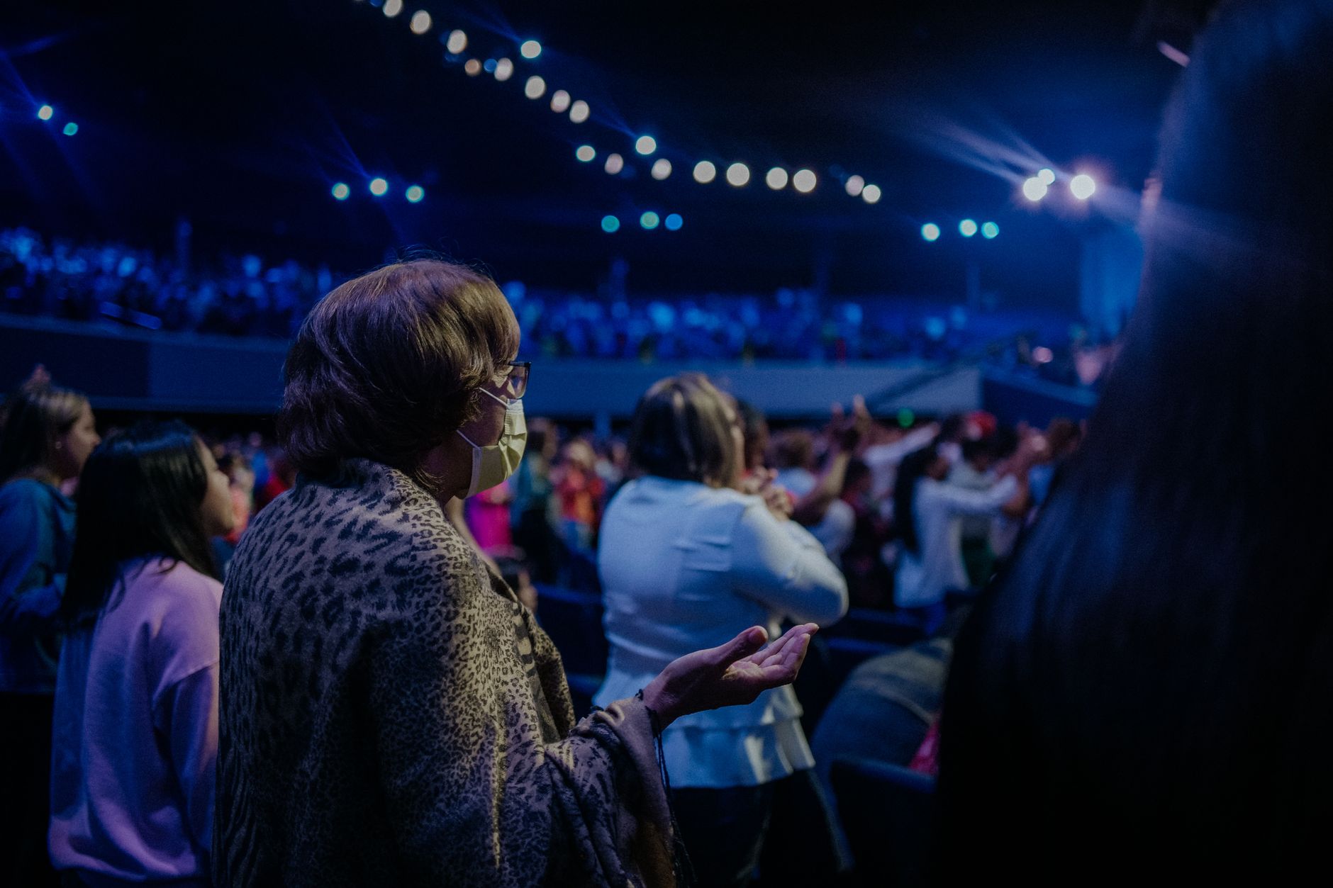 concert audience front row (Photo: Luis Quintero / Pexels)