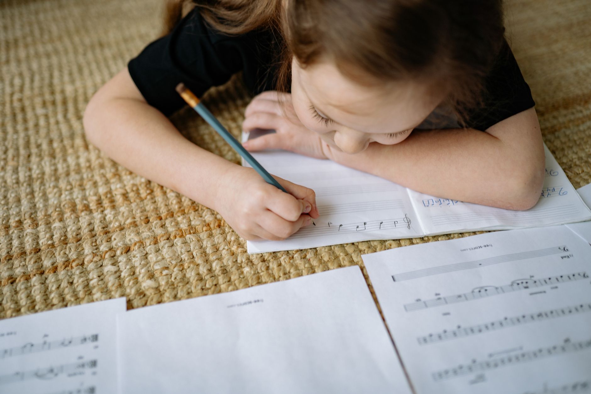 sheet music eraser pencil (Photo: Yan Krukau / Pexels)