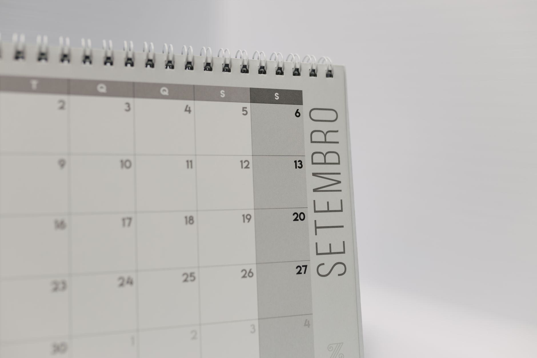 desk calendar planner (Photo: Matheus Bertelli / Pexels)