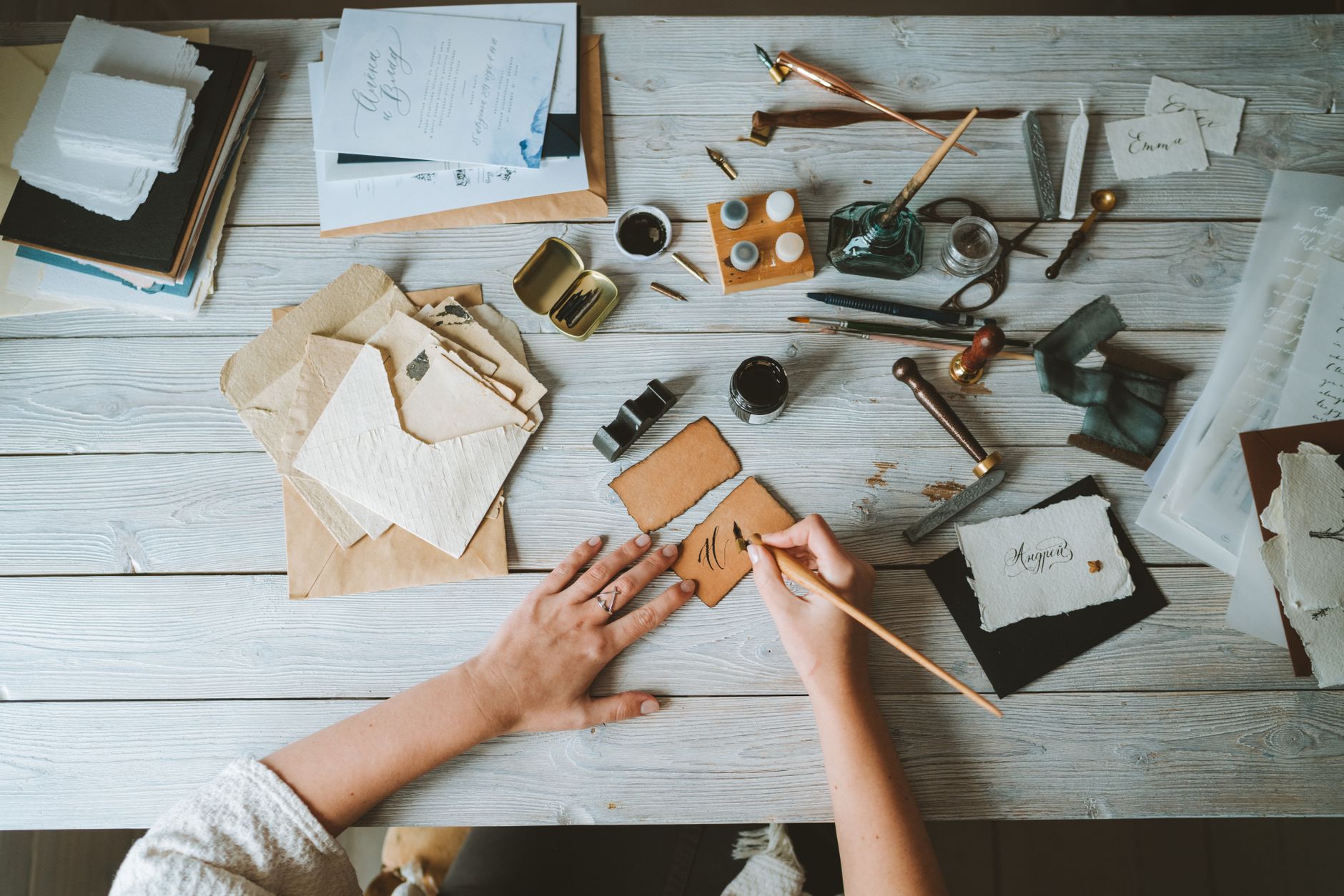 person writing letter pen (Photo: Anastasia Shuraeva / Pexels)