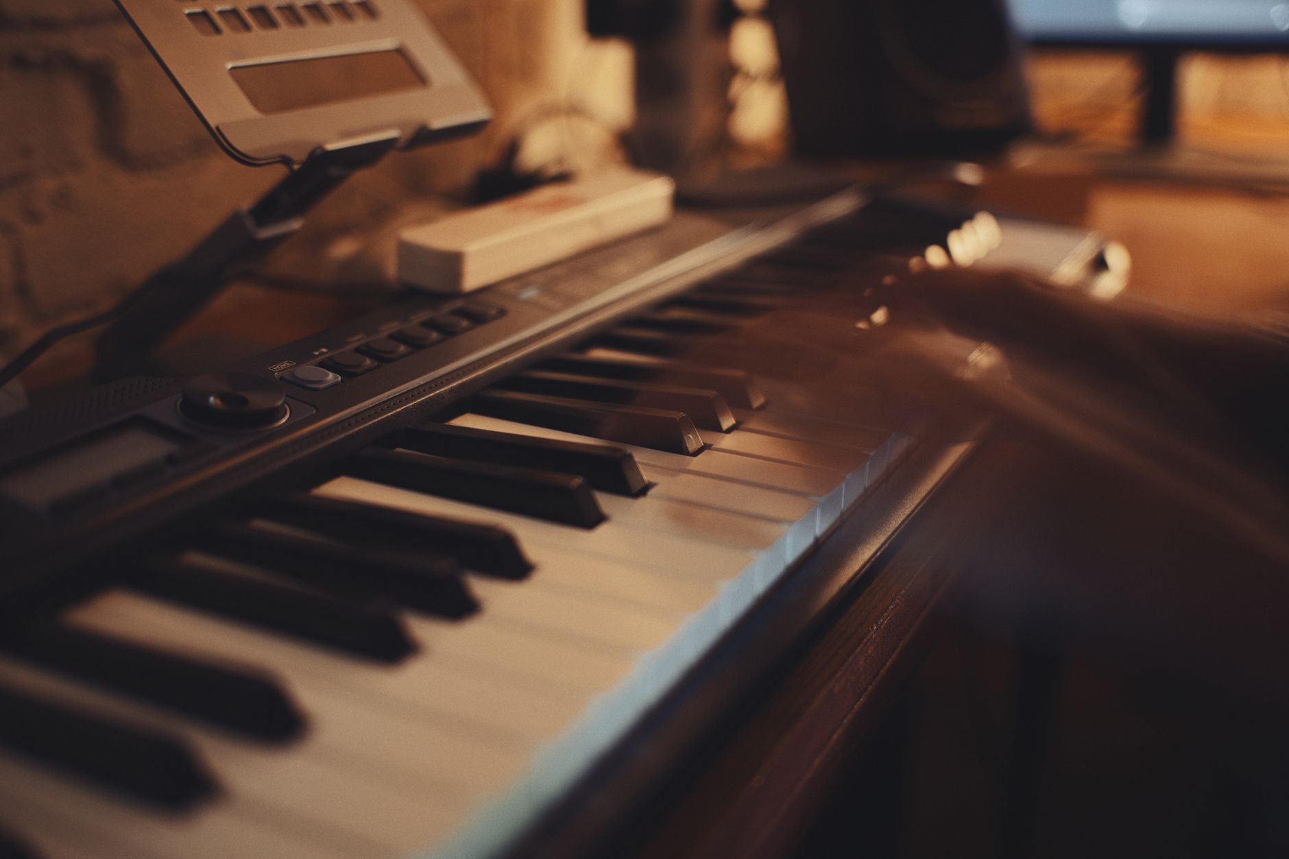 home studio warm light (Photo: Rohit Bhusan / Pexels)